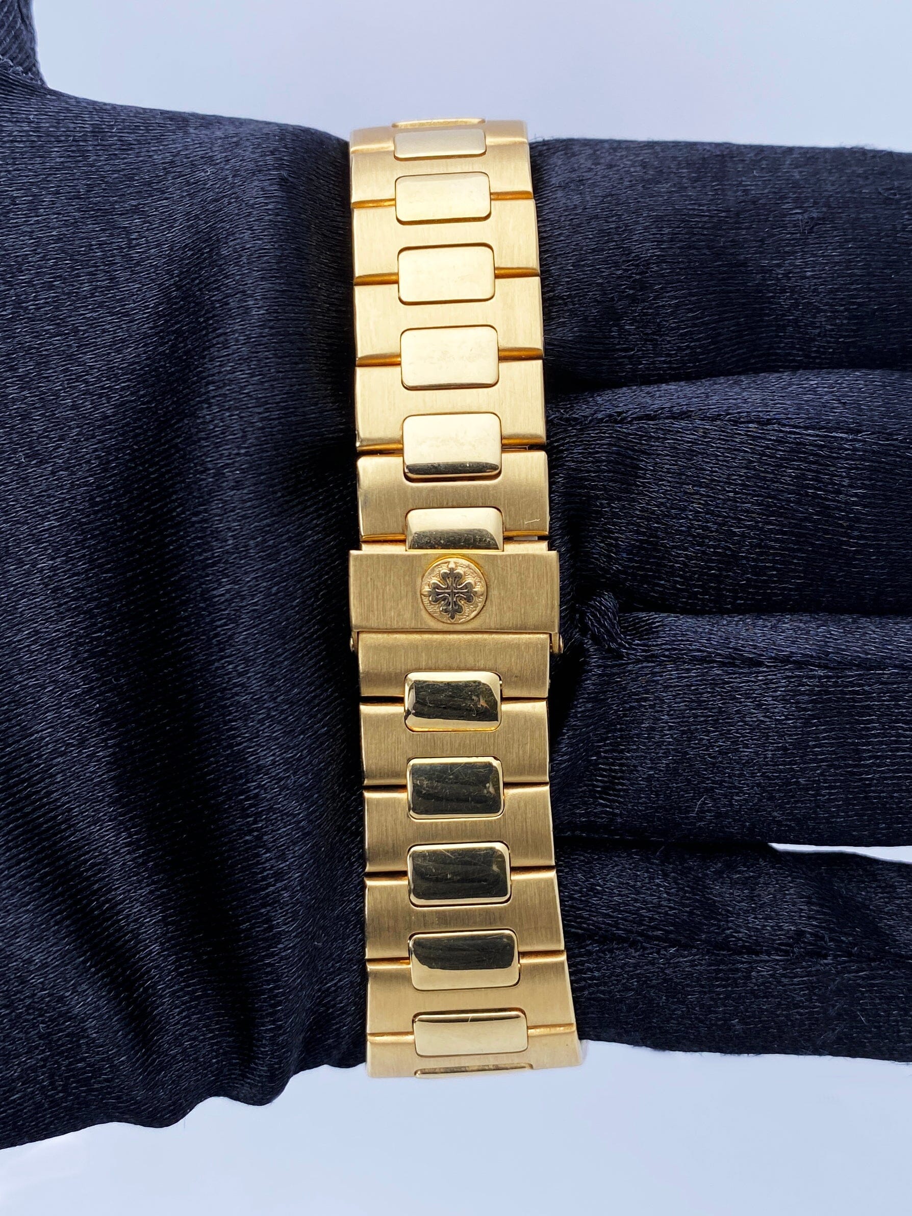 Patek Philippe Nautilus 3800/1J Blue Diamond Dial Men’s Watch - Virtual
