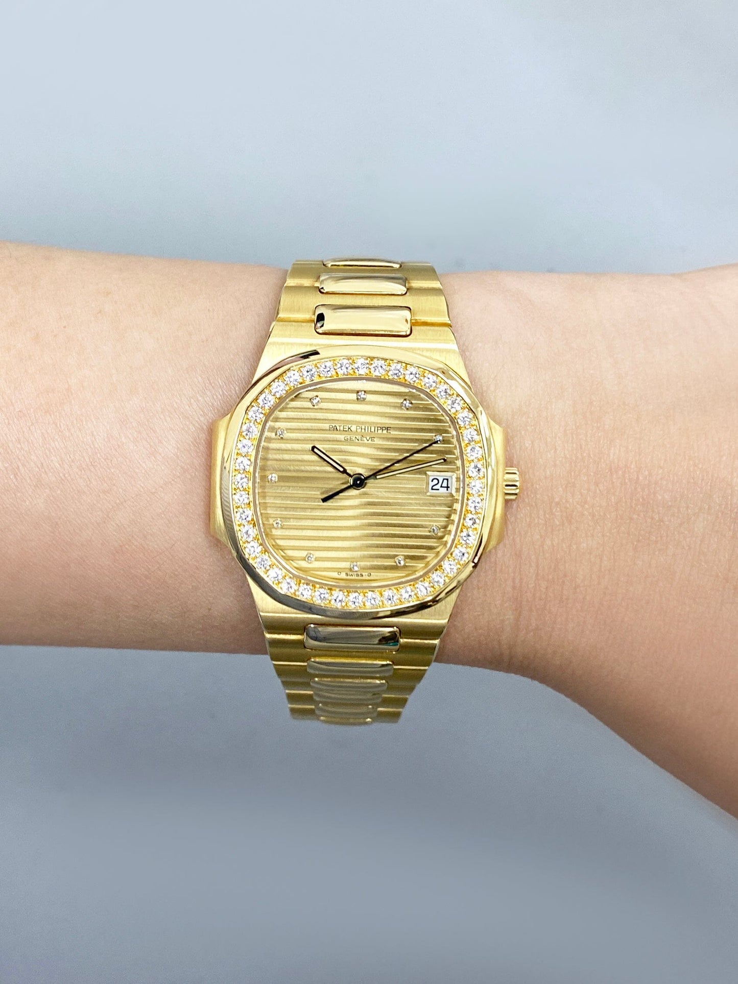Patek Philippe Nautilus 3900/3 Gilt Dial 18K Yellow Gold Mens Watch With Archives - Watches