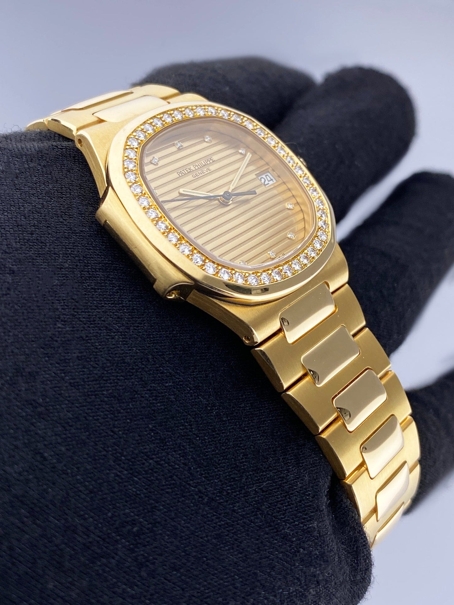 Patek Philippe Nautilus 3900/3 Gilt Dial 18K Yellow Gold Mens Watch With Archives - Watches
