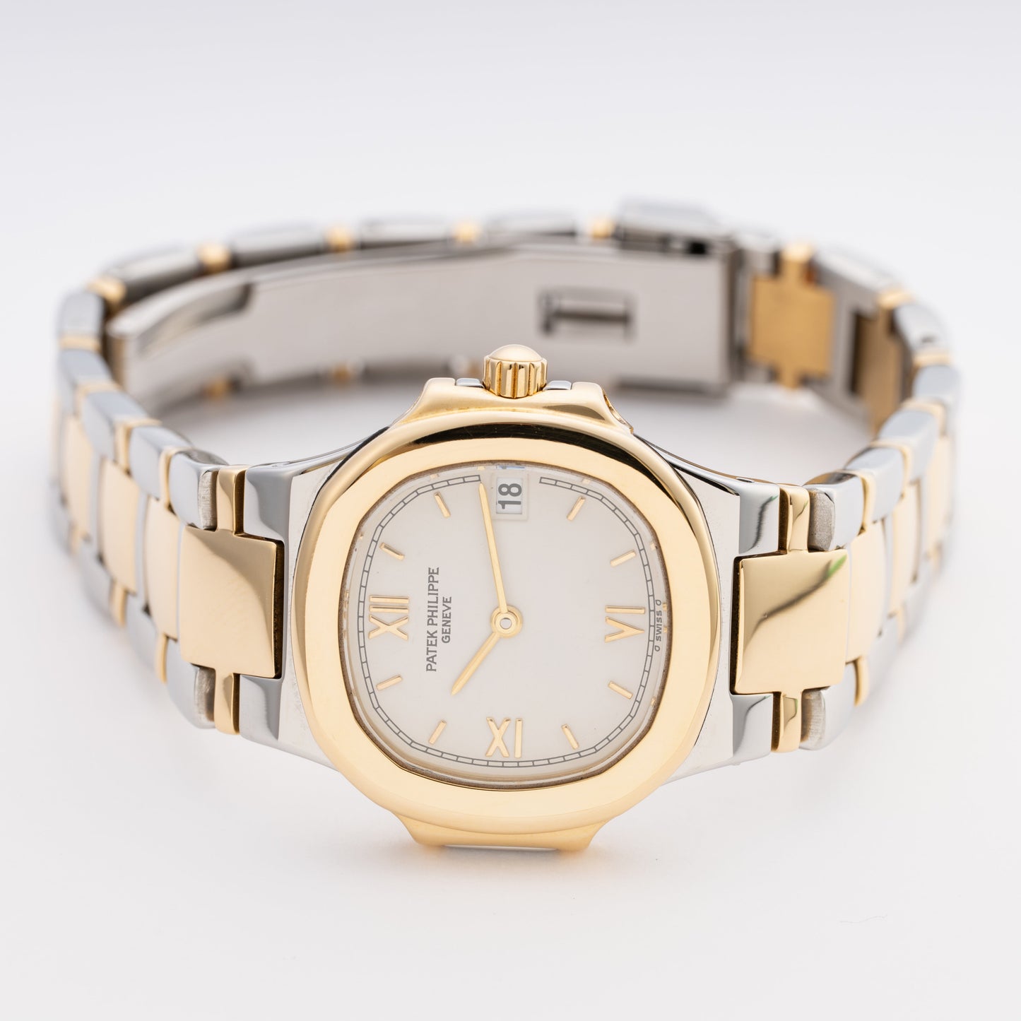 Patek Philippe Nautilus 4700 White Dial Ladies Watch Box Papers - Watches