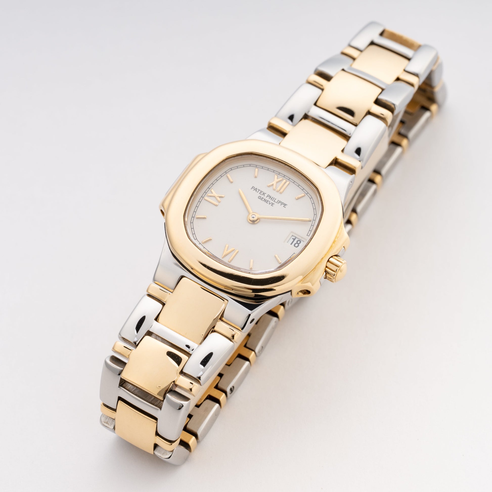 Patek Philippe Nautilus 4700 White Dial Ladies Watch Box Papers - Watches