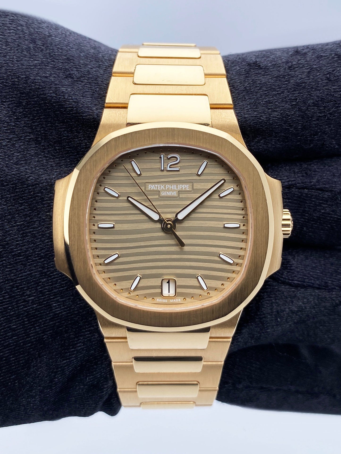 Patek Philippe Nautilus 7118/1R 18K Rose Gold Ladies Watch Papers - Watches