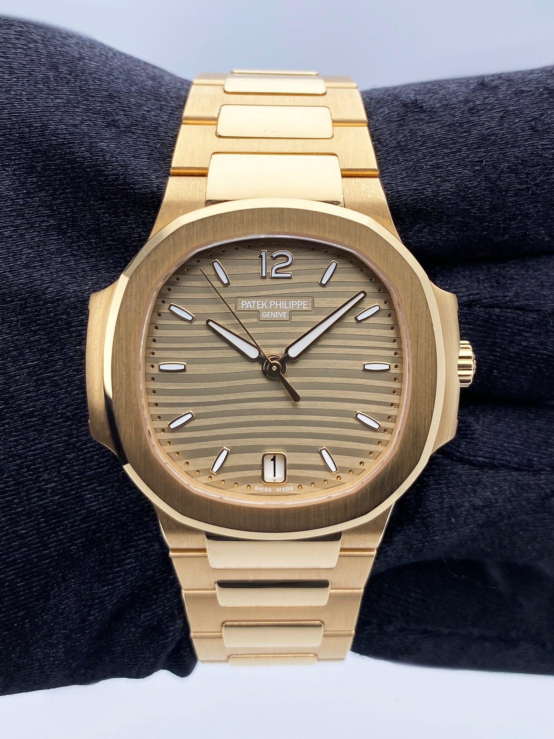 Patek Philippe Nautilus 7118/1R 18K Rose Gold Ladies Watch Papers - Watches