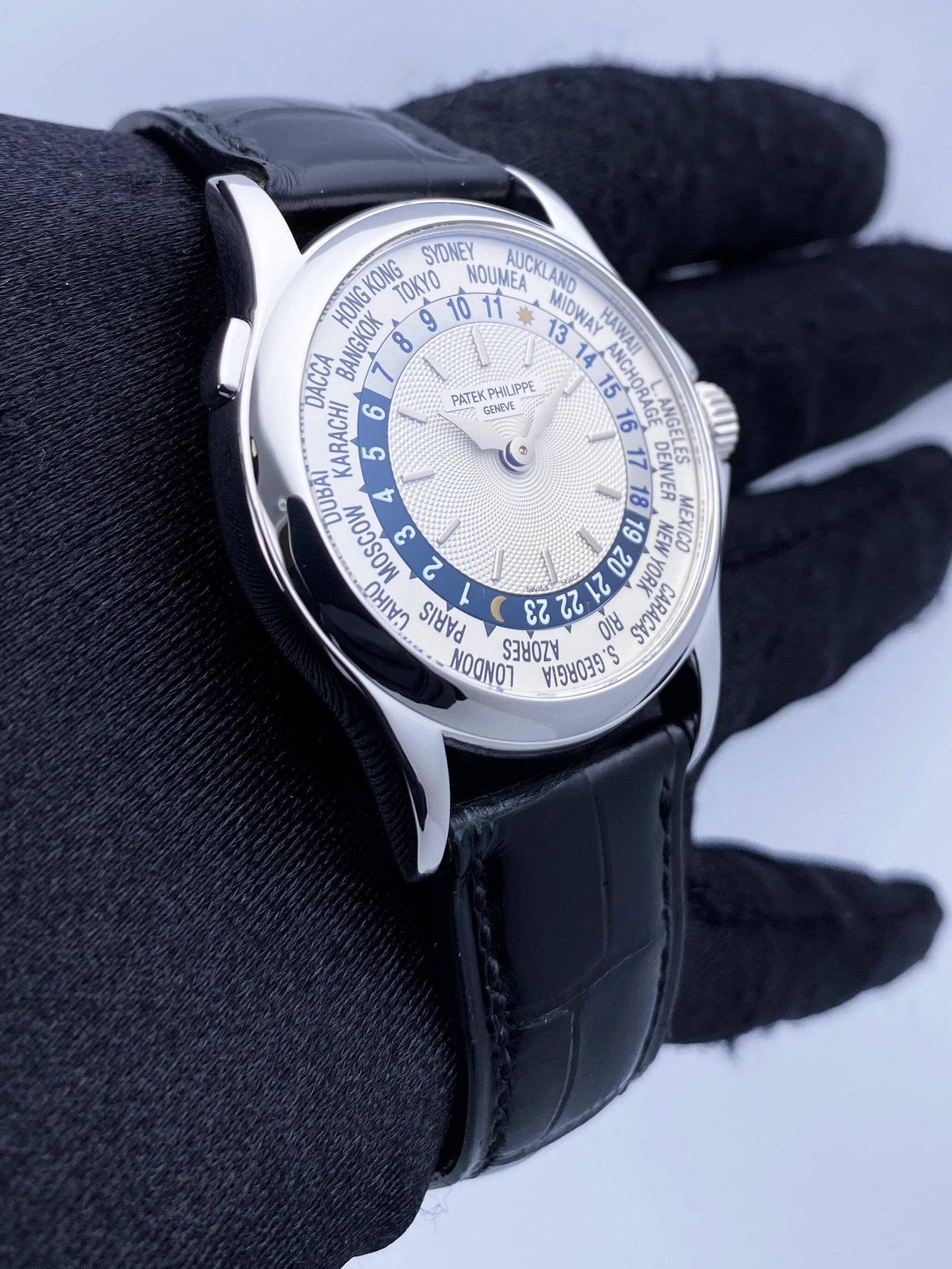 Patek Philippe World Time 5110G 18K White Gold Mens Watch Box Papers - Watches