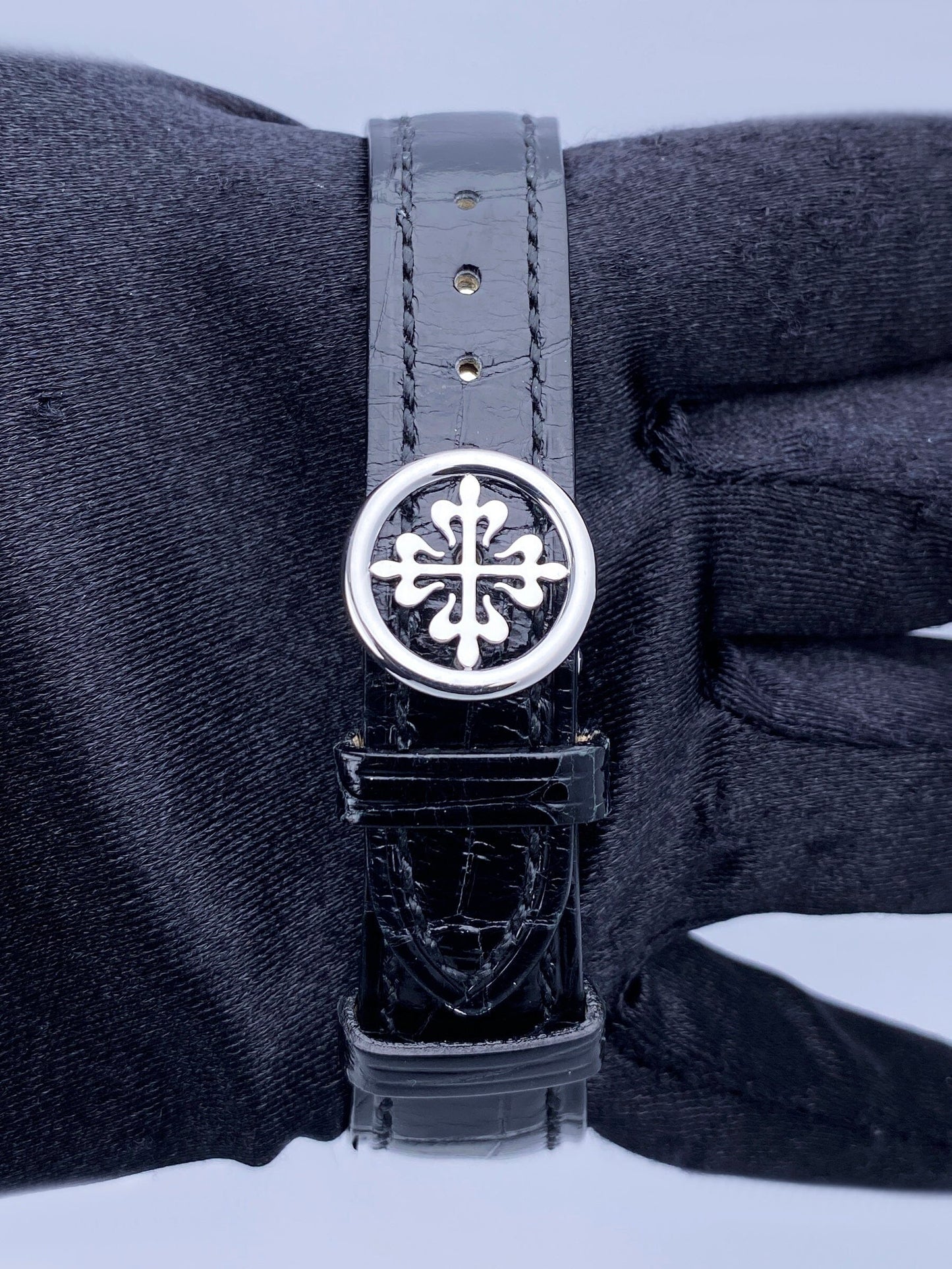 Patek Philippe World Time 5110G 18K White Gold Mens Watch Box Papers - Watches