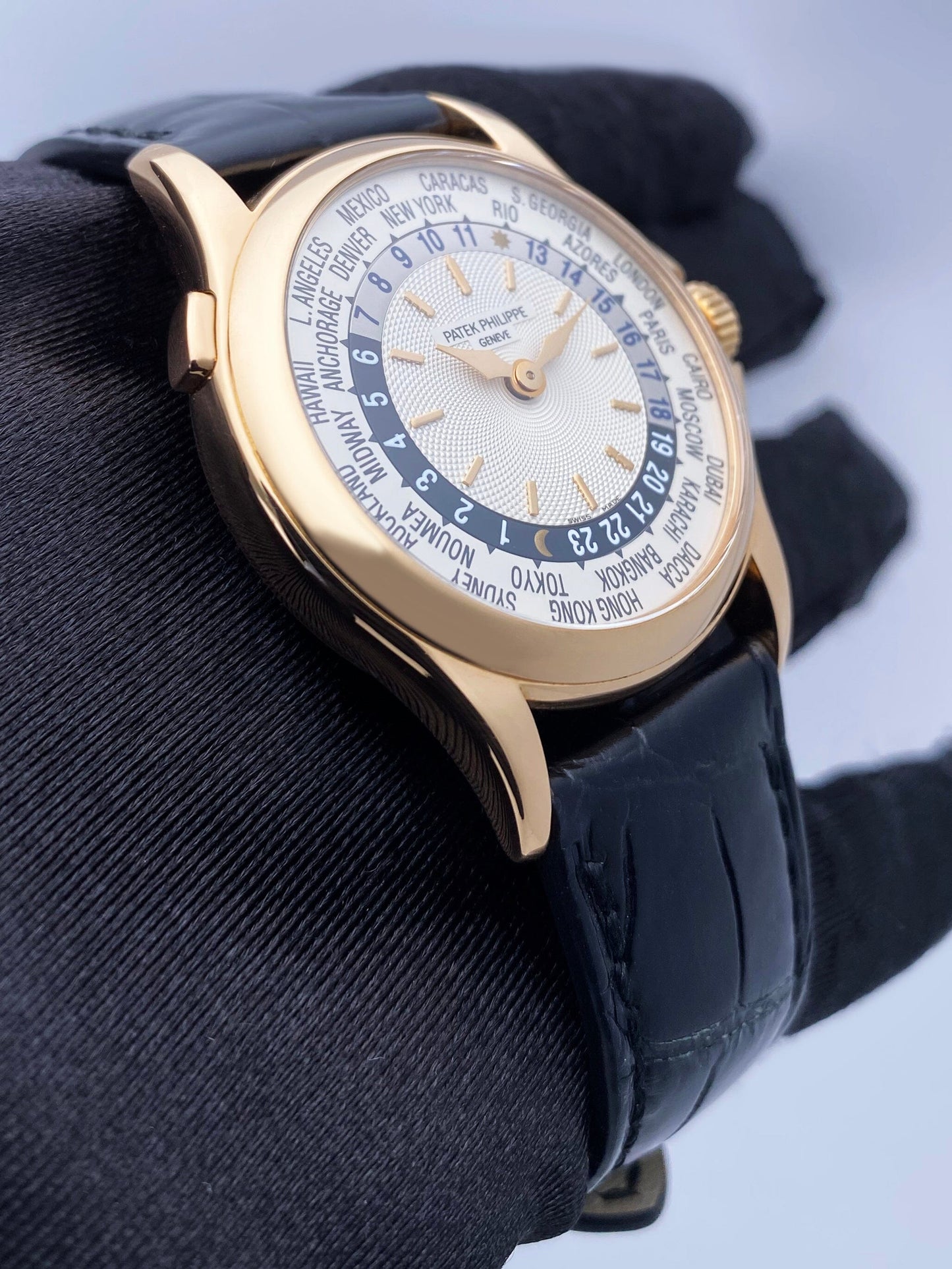 Patek Philippe World Time 5110R 18K Rose Gold Mens Watch