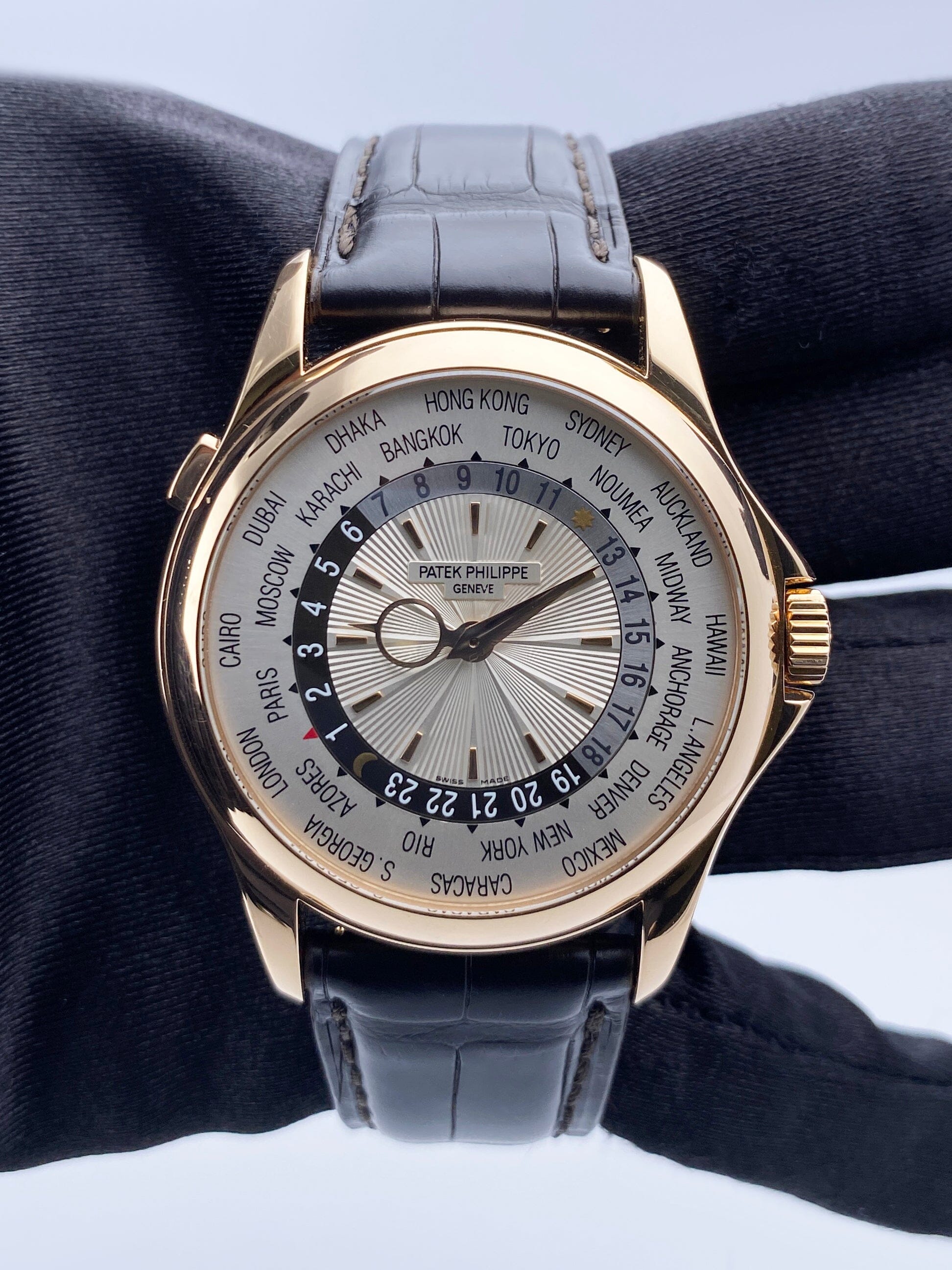 Patek Philippe World Time 5130R 18K Rose Gold Mens Watch Box Papers - Virtual