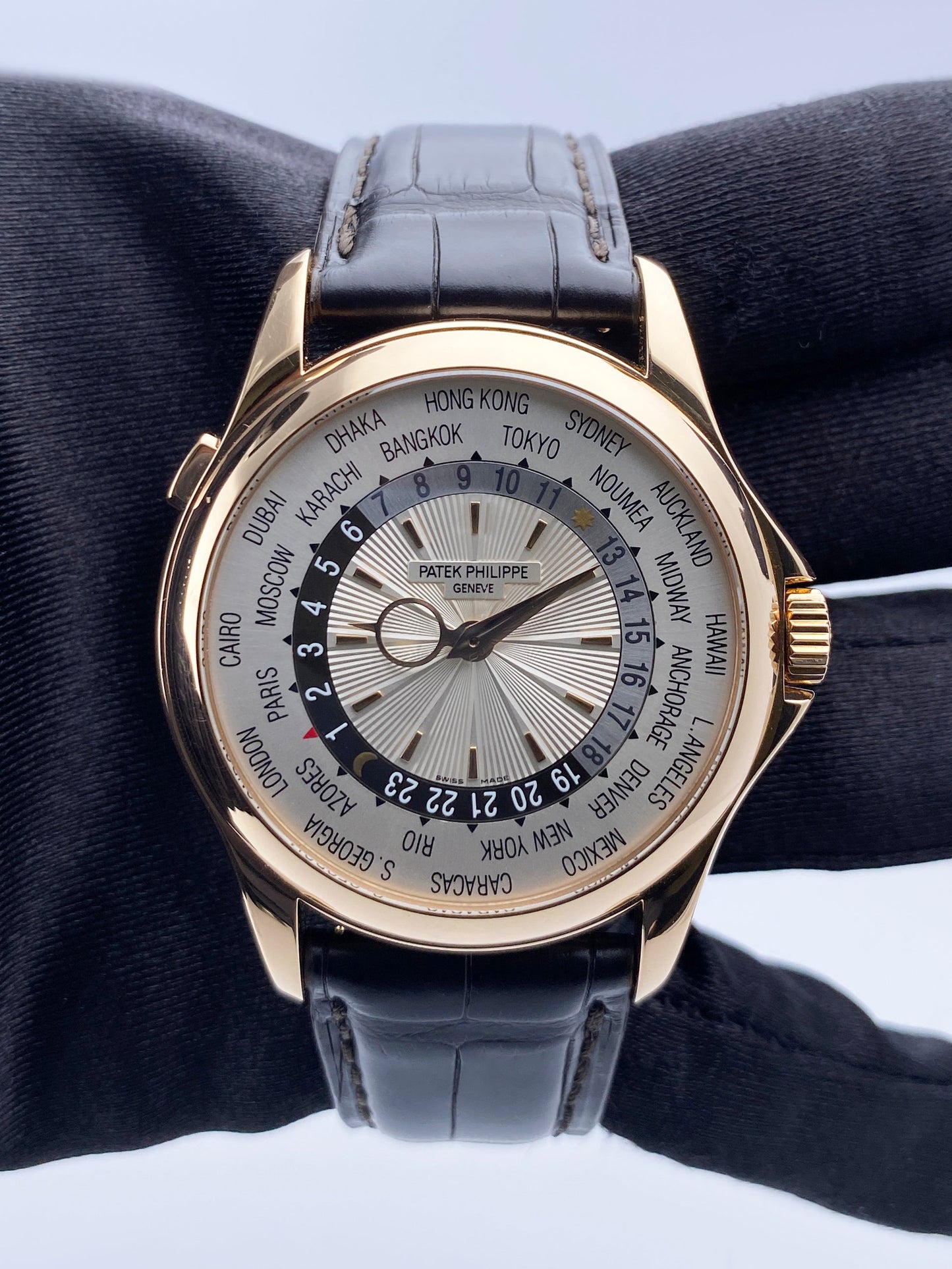 Patek Philippe World Time 5130R 18K Rose Gold Mens Watch Box Papers - Virtual