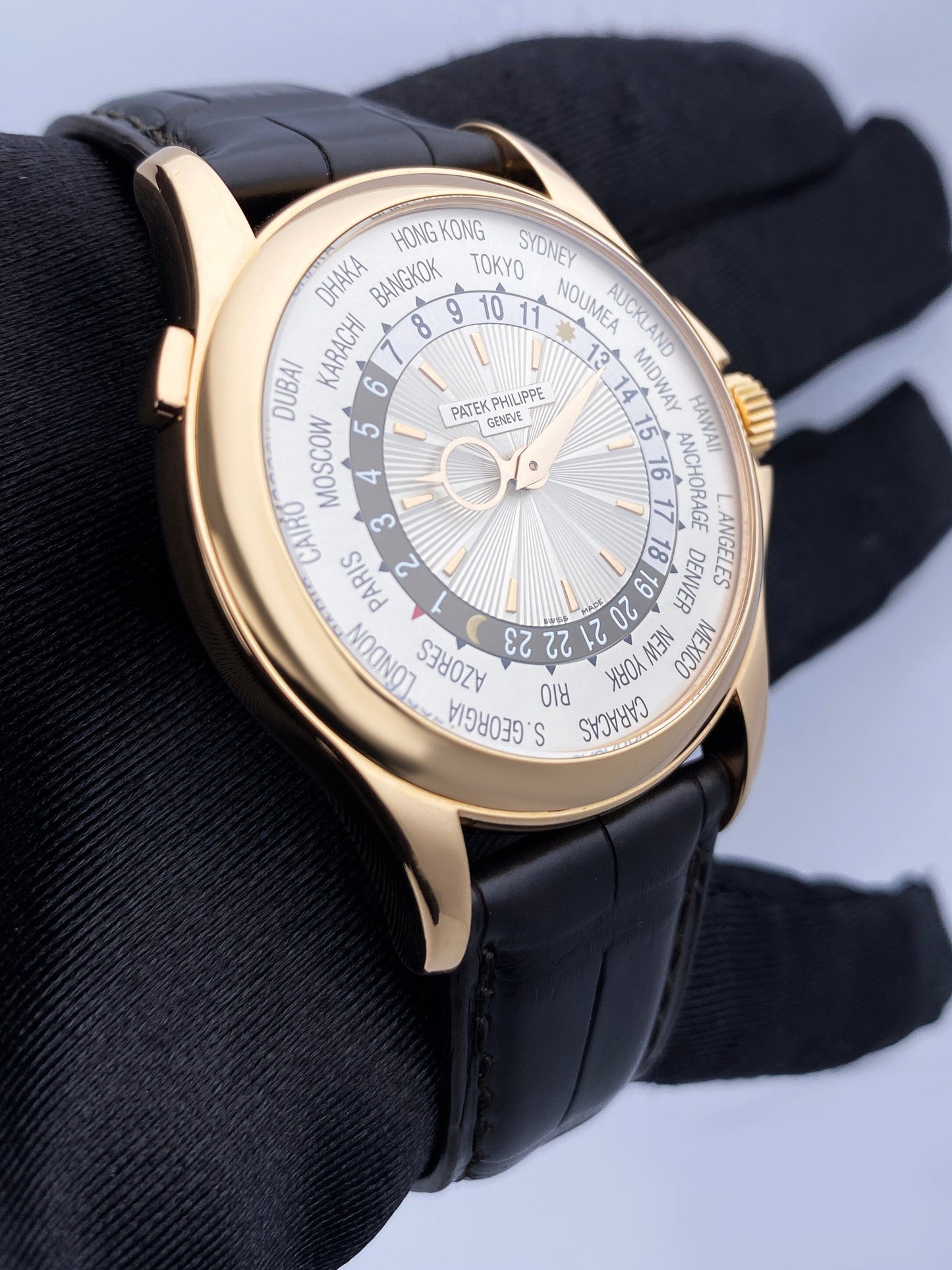Patek Philippe World Time 5130R 18K Rose Gold Mens Watch Box Papers - Virtual