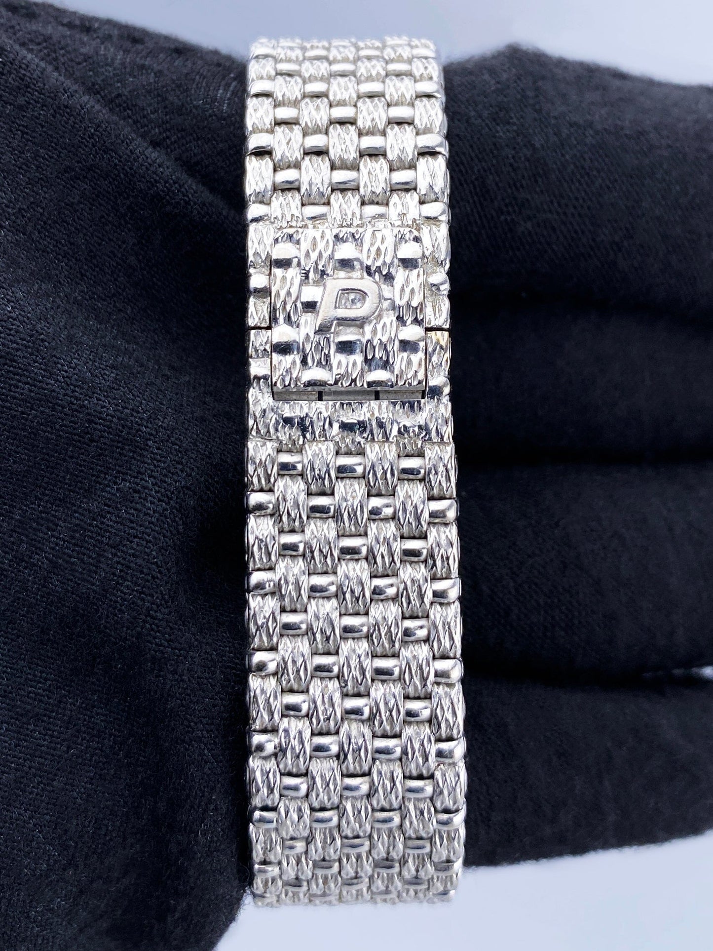 Piaget 976 D23 Opal Dial Diamond 18K White Gold Ladies Watch - Watches