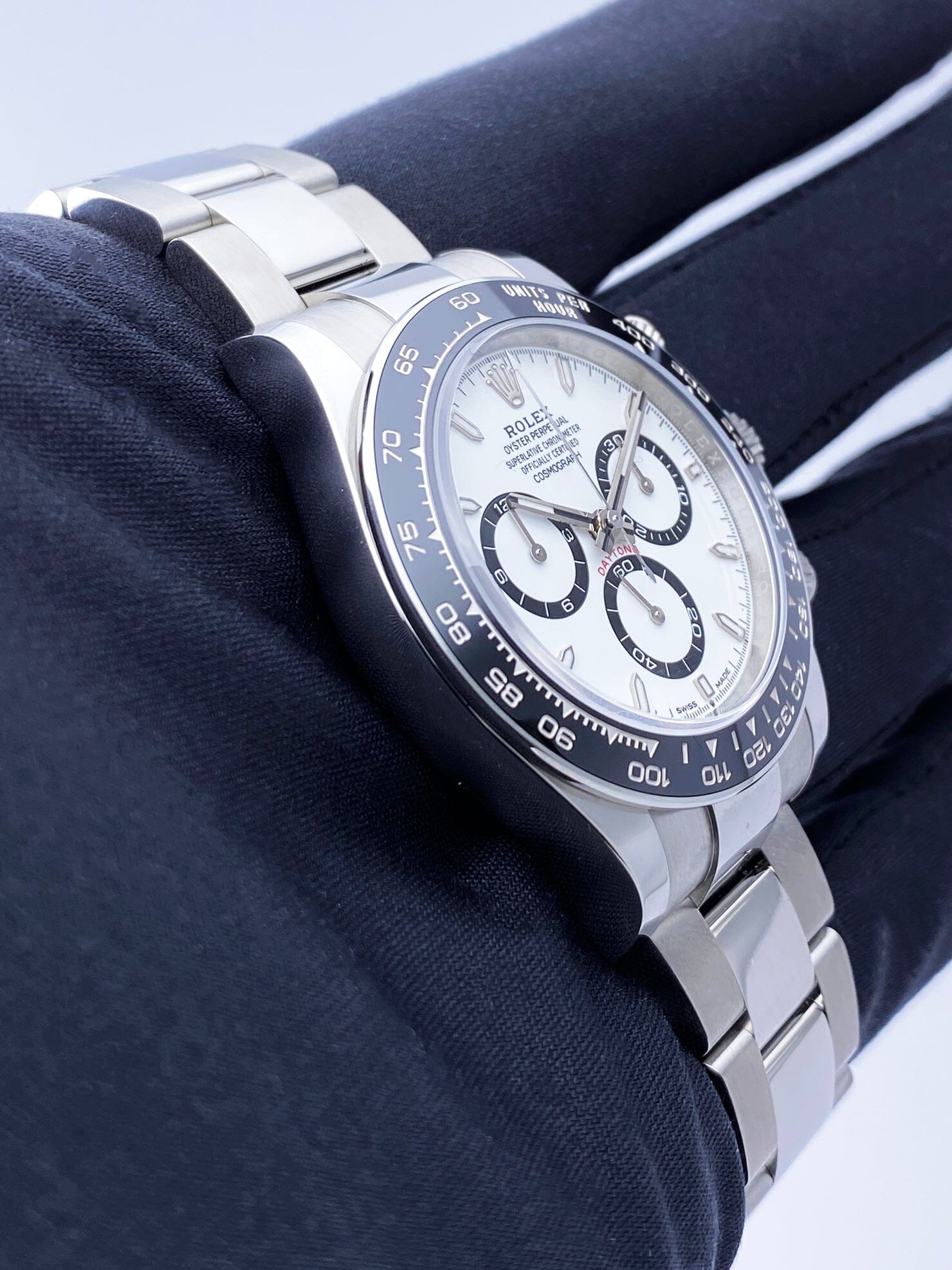 Rolex Cosmograph Daytona 126500LN White Dial Mens Watch Box