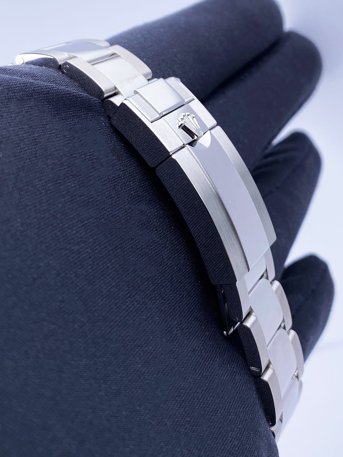 R126500LNWHIO2024-1_7 copy.jpg