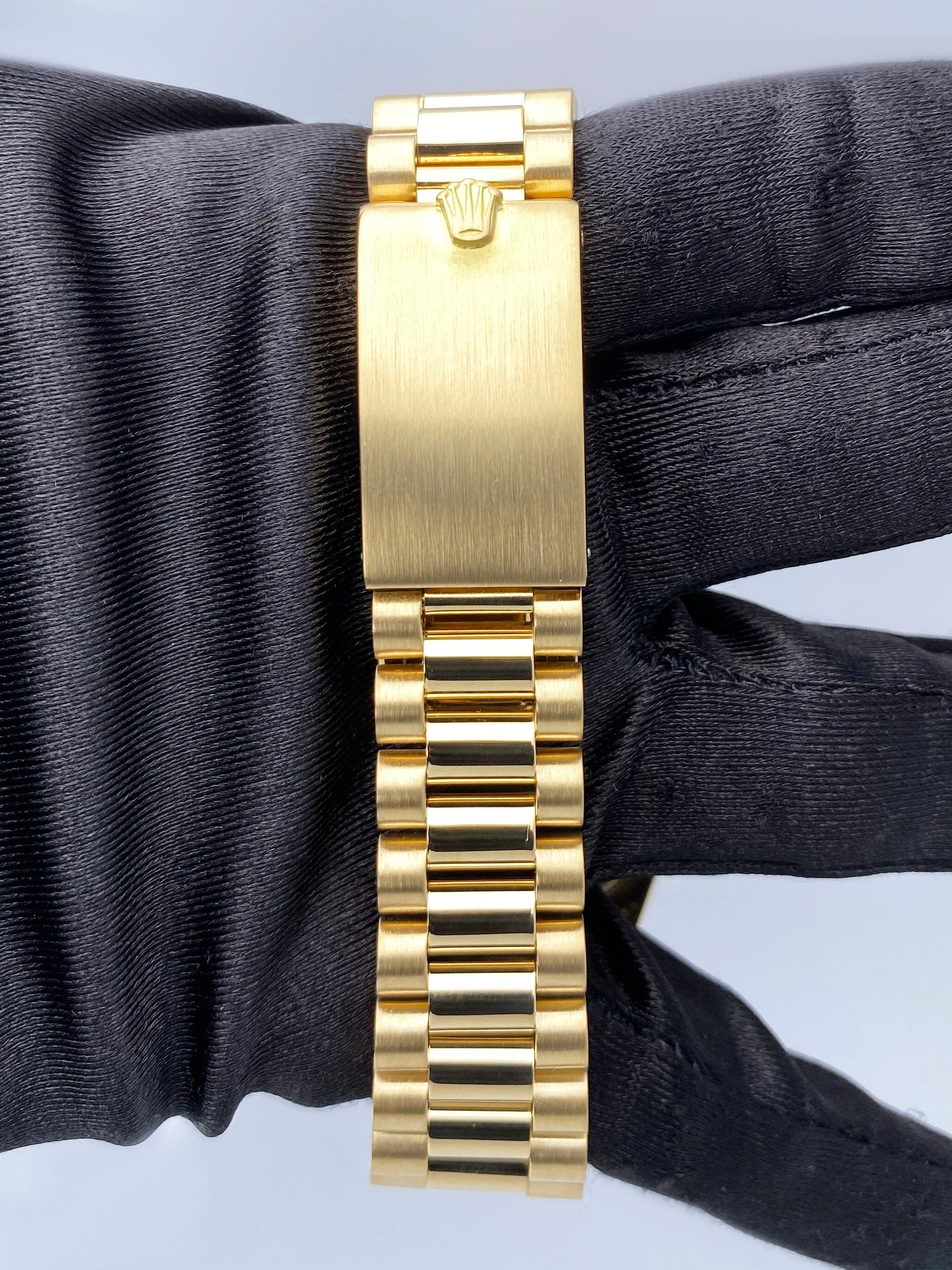 Rolex Datejust 16018 Blue Vignette Diamond Dial Mens Watch