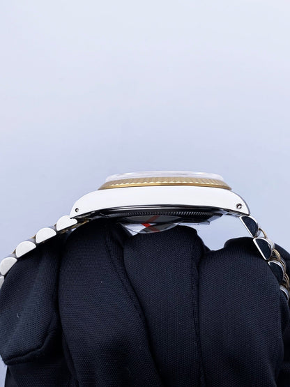 R11022105X_8 copy.jpg