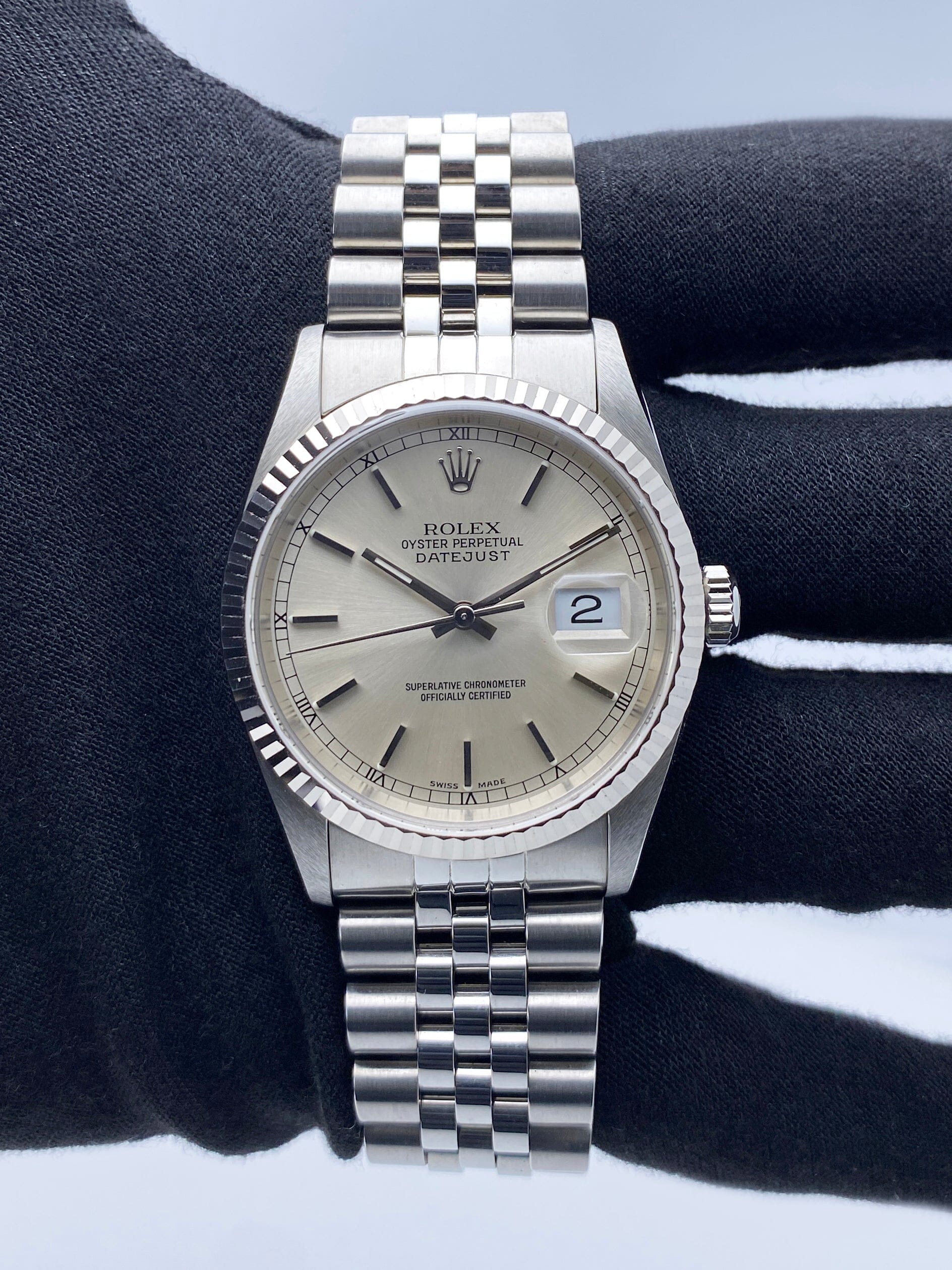 Rolex Datejust 16234 Silver Dial Mens Watch Box Papers - Watches