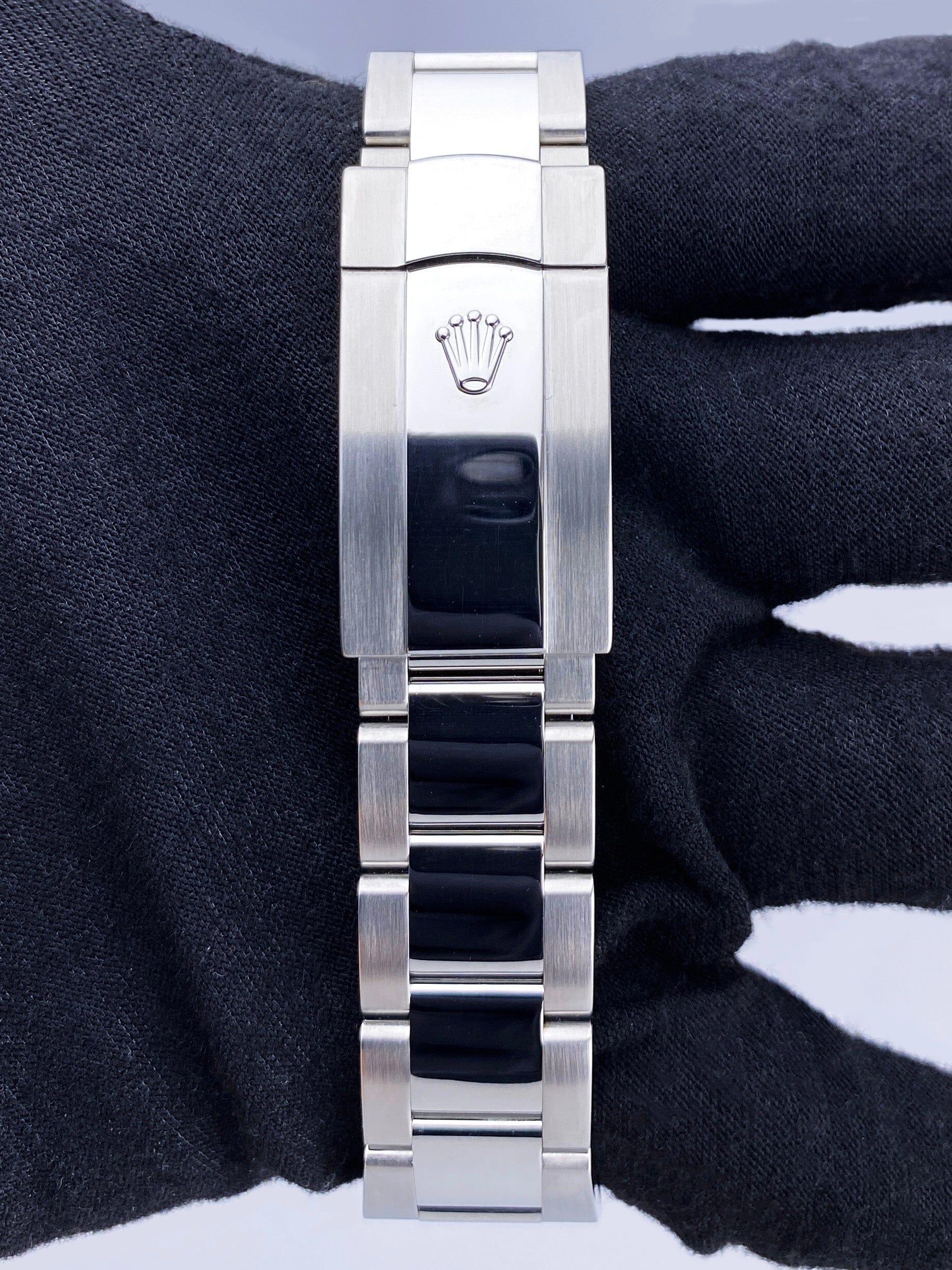 Rolex Datejust 41 126300 Green Dial Steel Mens Watch Box Papers