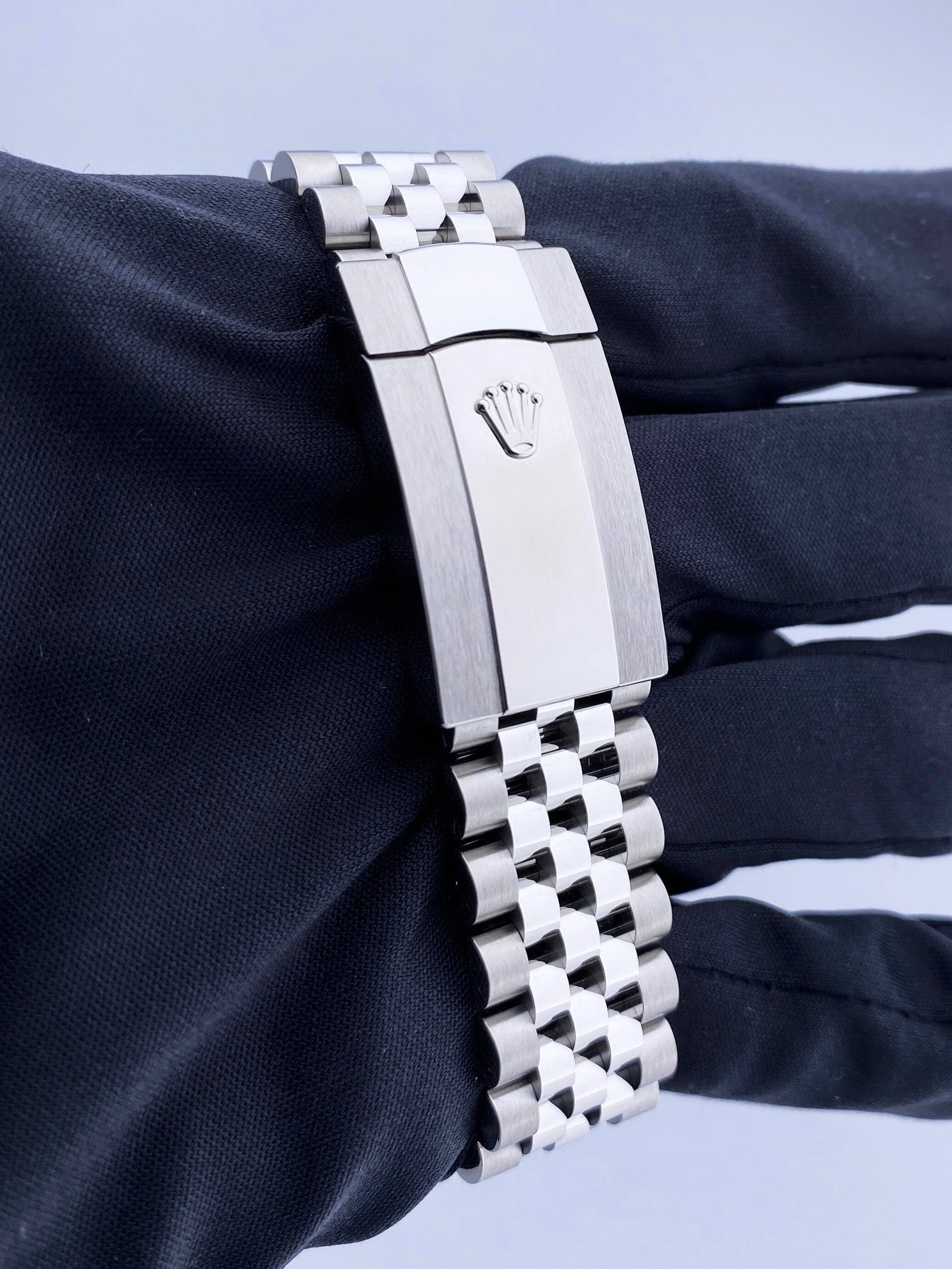 R03302207X_Datejust 126334 Slate Jubilee_7.jpg