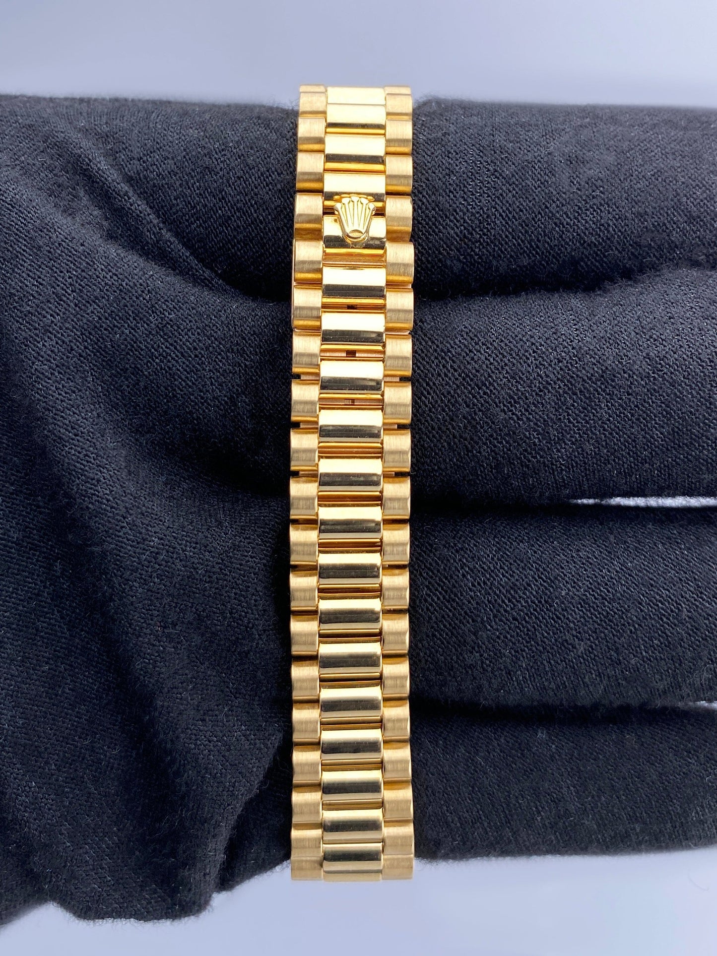 R69138ANNDP85-1_7.jpg