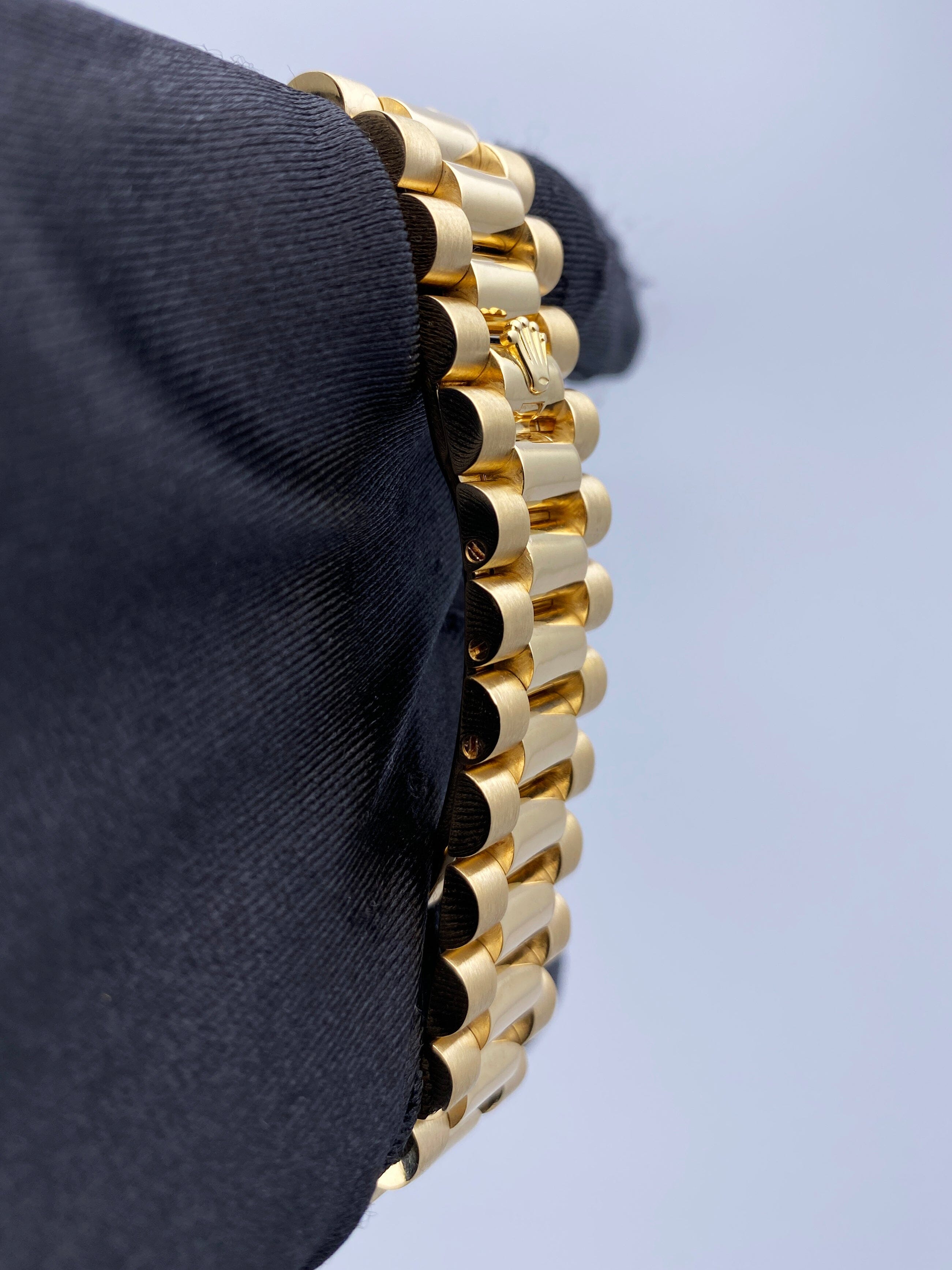 Rolex Day-Date 118348 Diamond Dial 18K Yellow Gold Mens – Phigora