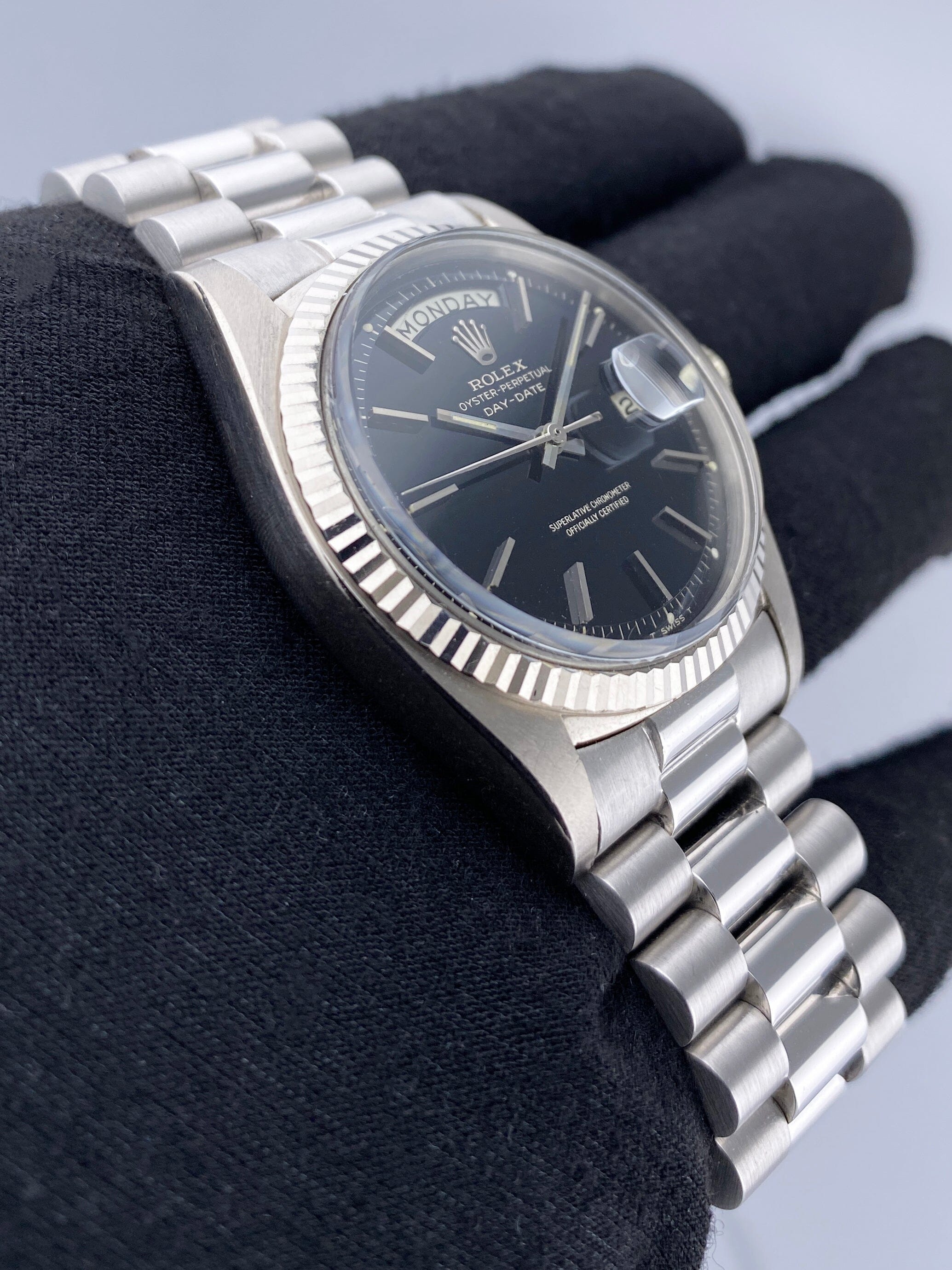 人気ショップ White 18K Dial Gilt Black 1803 Day-Date Rolex Gold Watch Mens 3針＋カレンダー