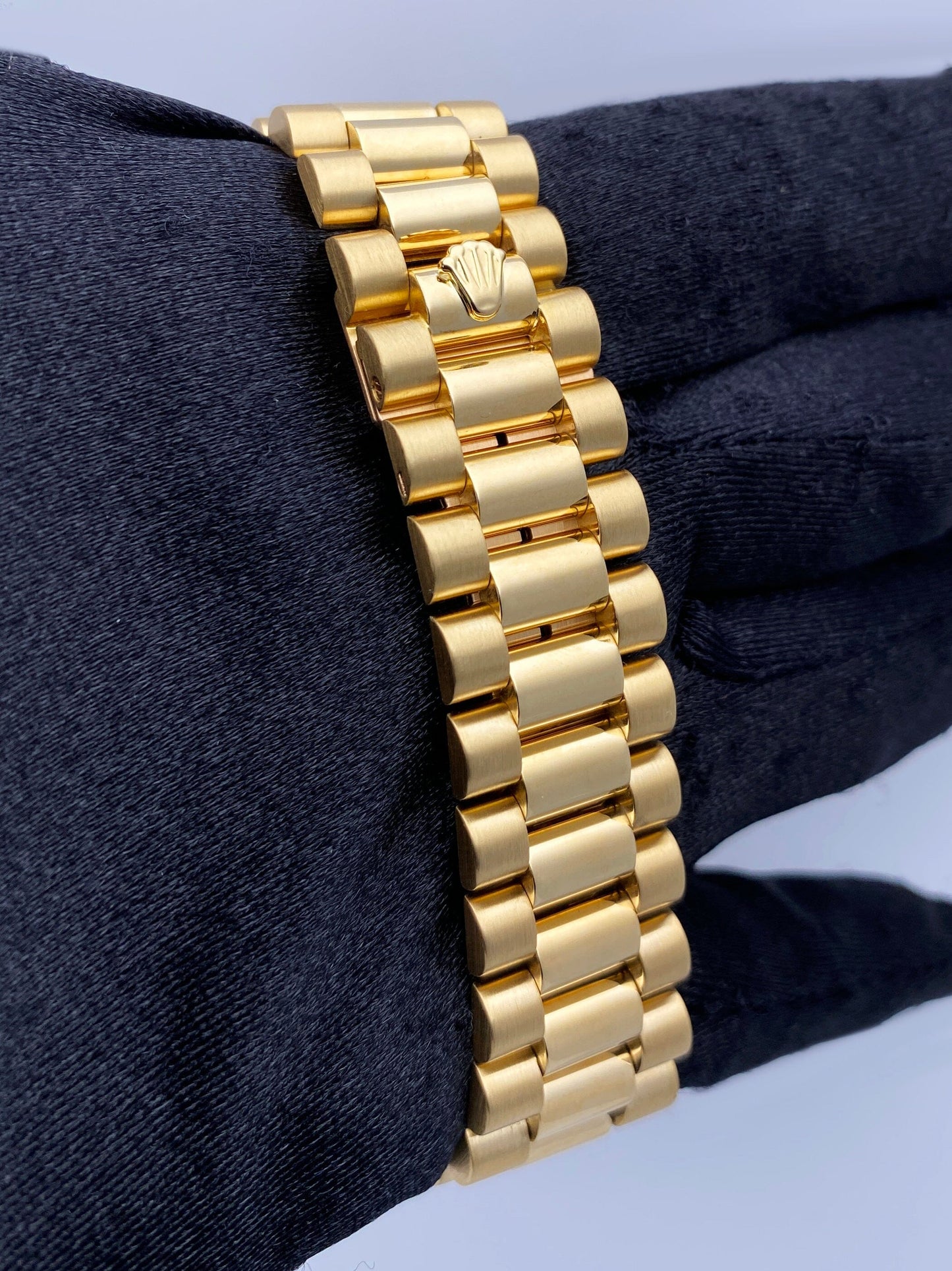 R02222301X_8 copy.jpg