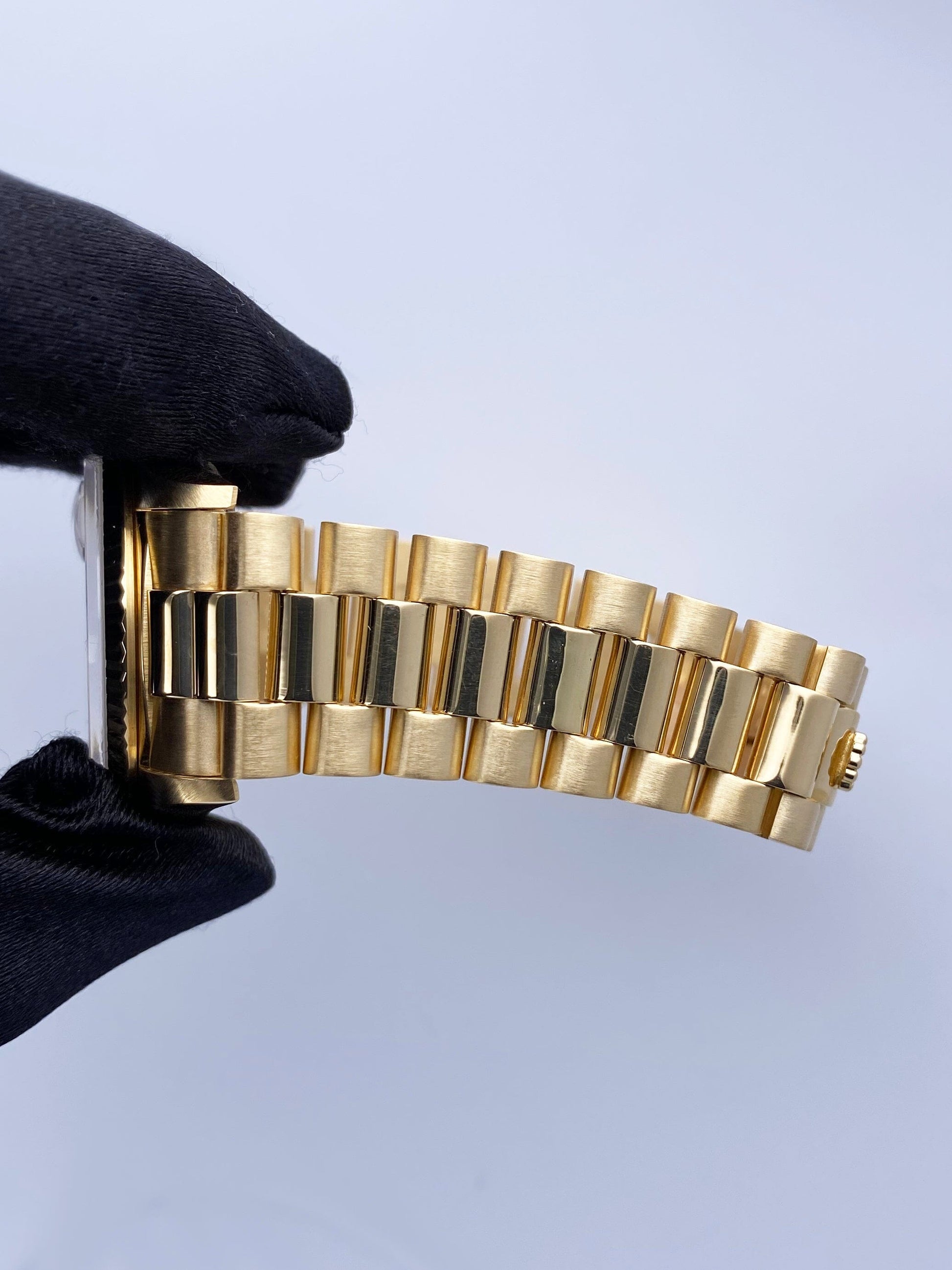 Rolex Day Date 18238 Diamond Dial Mens Watch