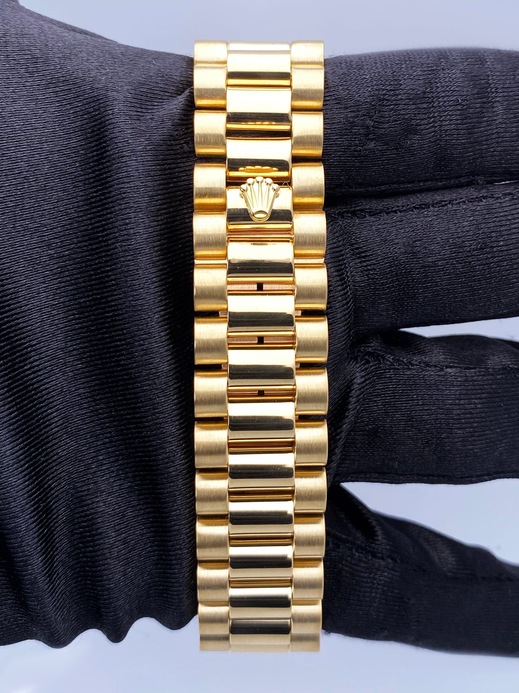 Rolex Day Date 18238 Diamond Dial Mens Watch