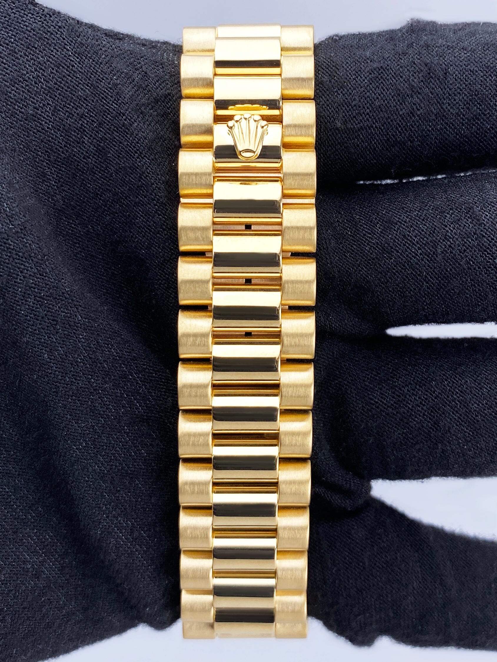 Rolex Day Date 18238 Diamond Champagne Dial Mens Watch Box Papers - Watches