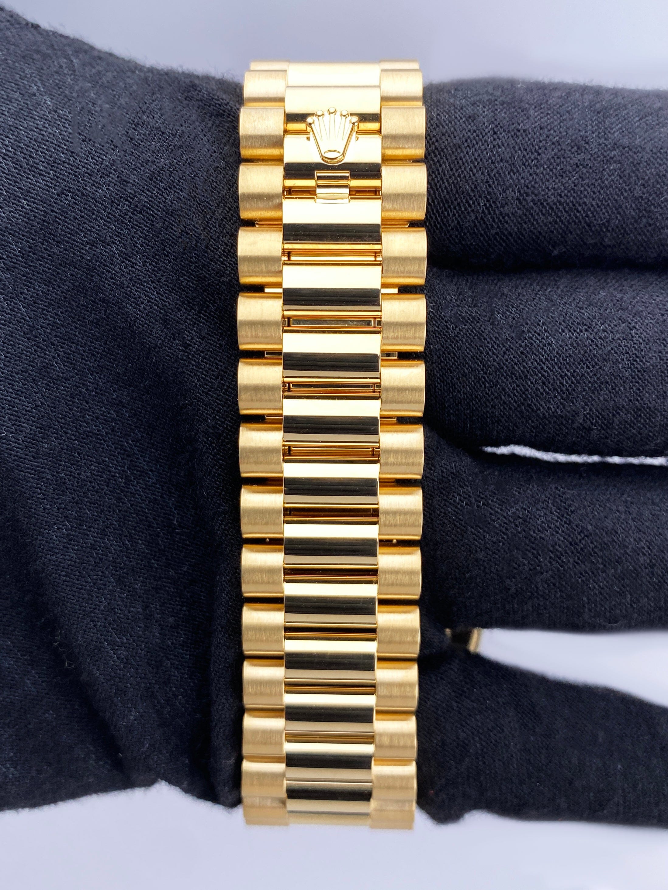 Rolex Day-Date 228238 Green Dial 18K Yellow Gold Mens Watch – Phigora