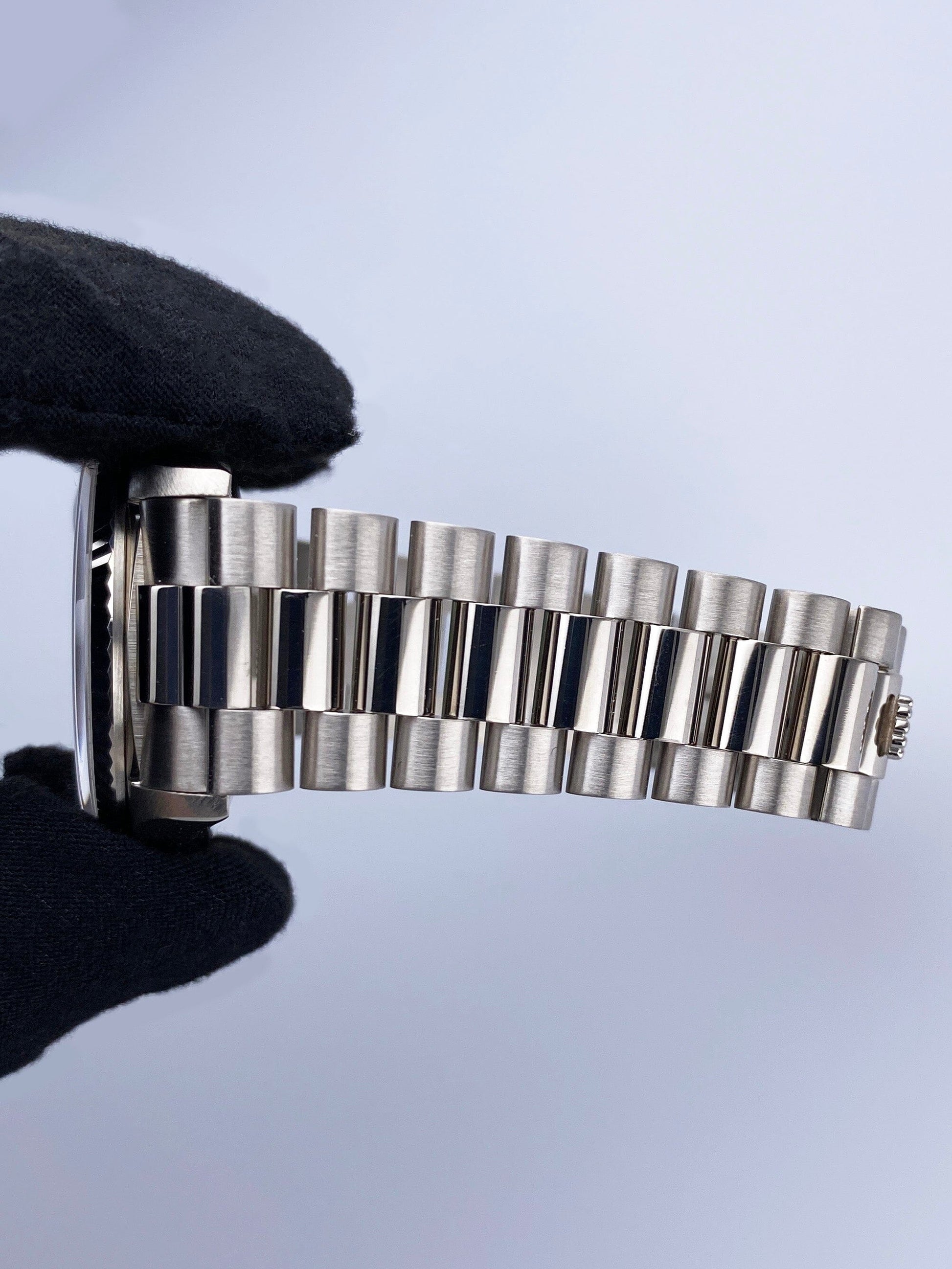 Rolex Day-Date President 18239 18K White Gold Mens Watch - Virtual