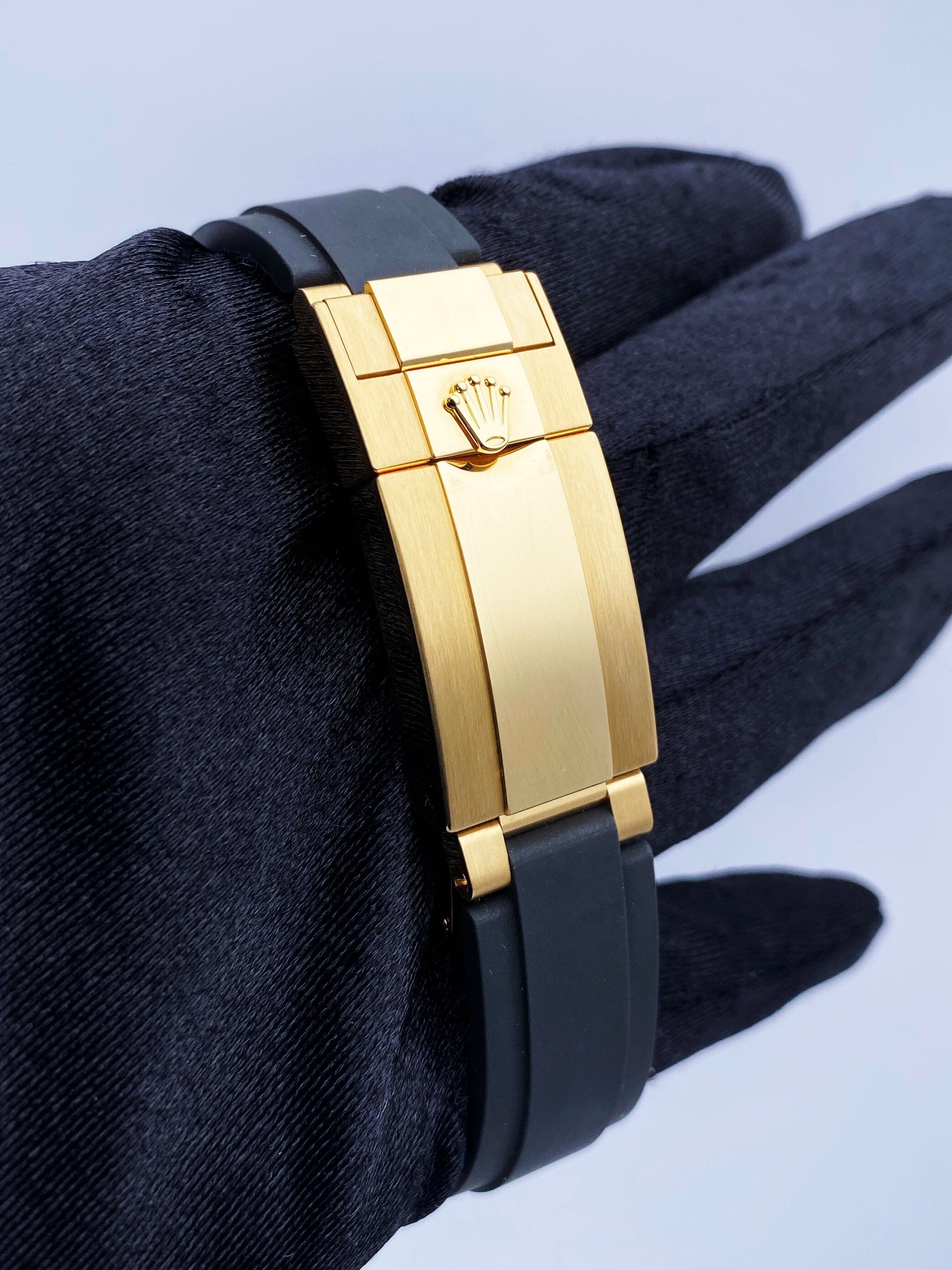 Rolex Daytona 116518LN 18K Yellow Gold Mens Watch Box Papers – Phigora