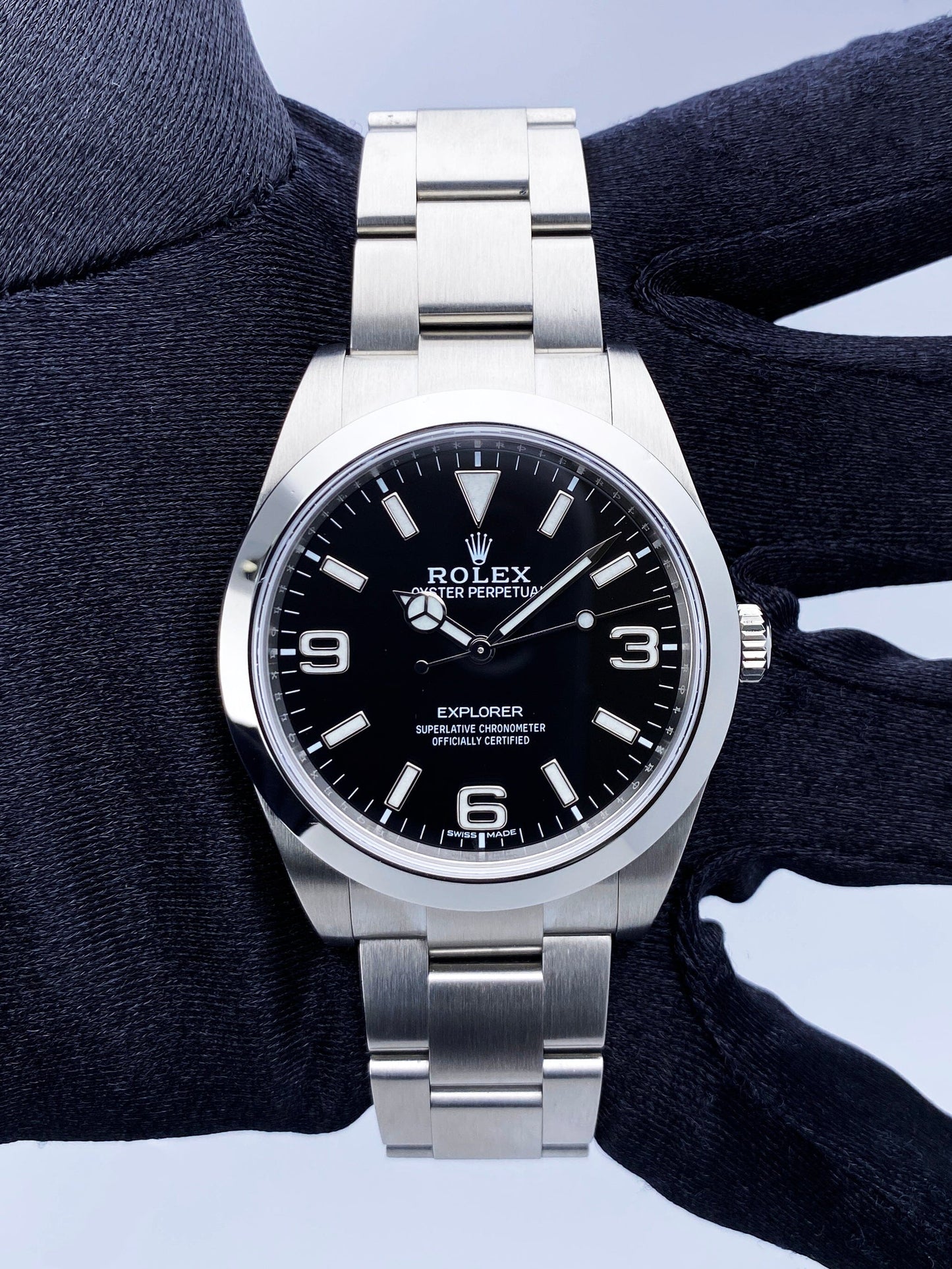 R09082202X_Rolex Explorer 214270_3 copy.jpg