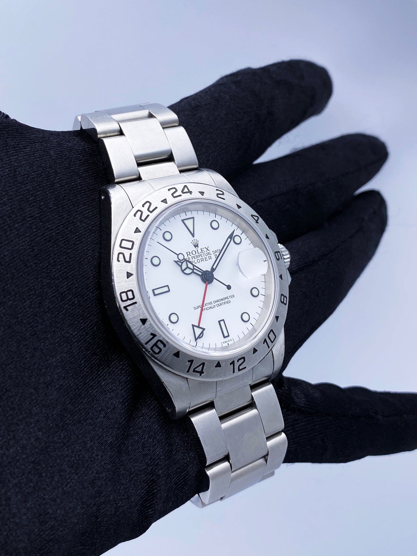 R07202201X_Explorer II 16570 White Dial_4.jpg