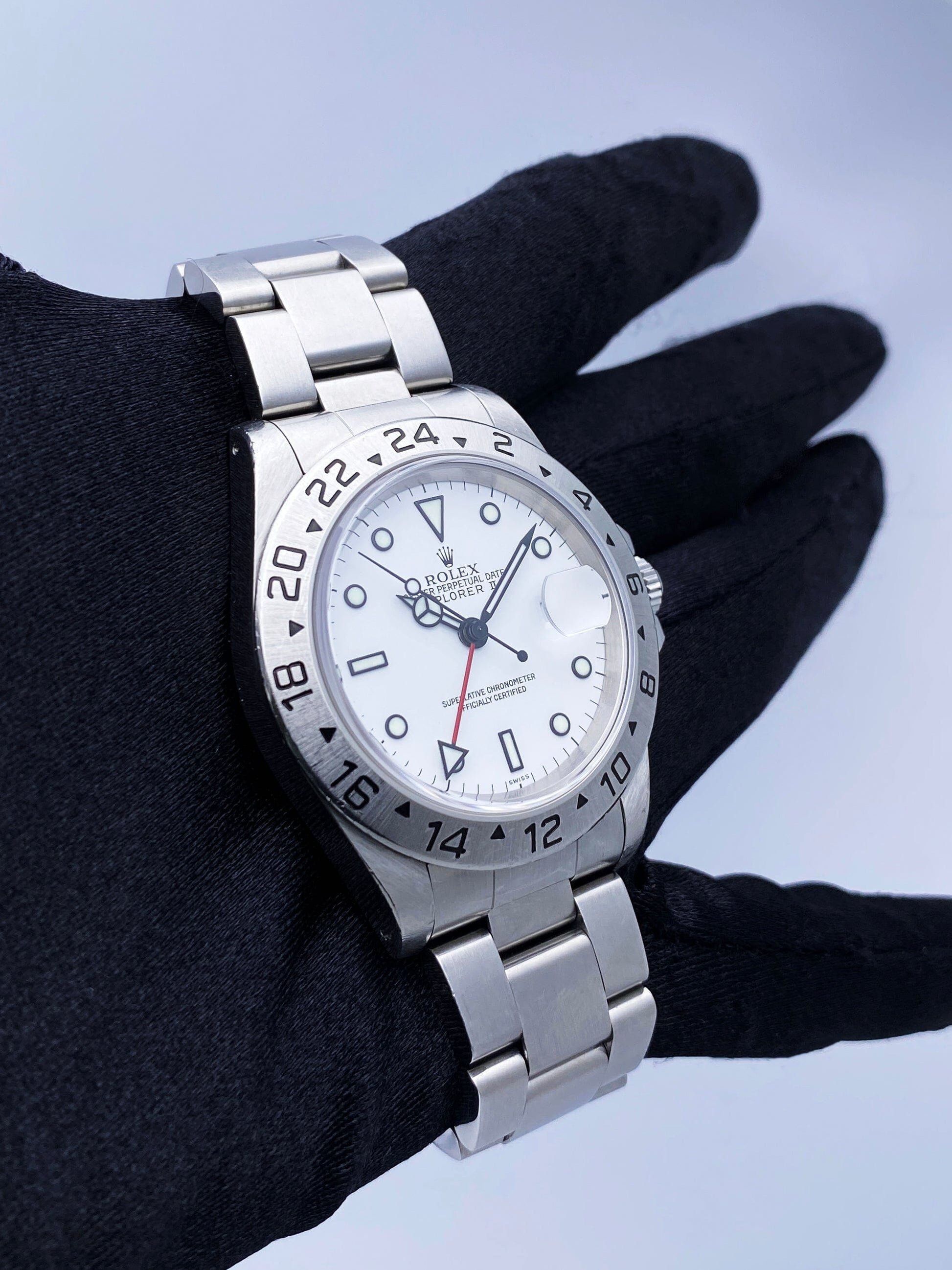 R07202201X_Explorer II 16570 White Dial_4.jpg