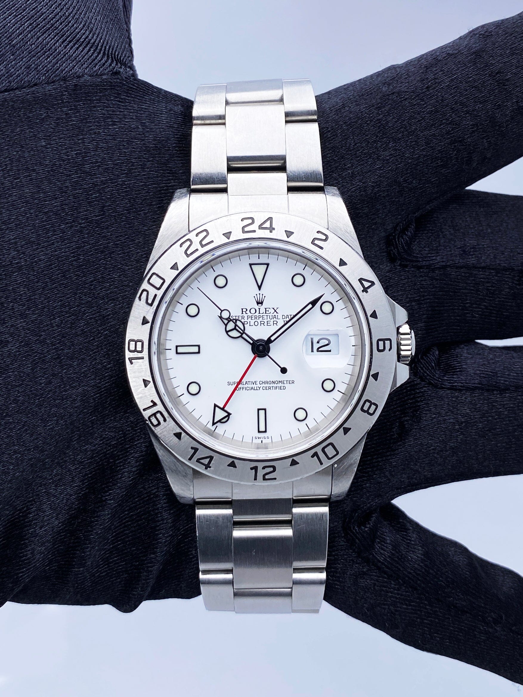 R07202201X_Explorer II 16570 White Dial_3.jpg