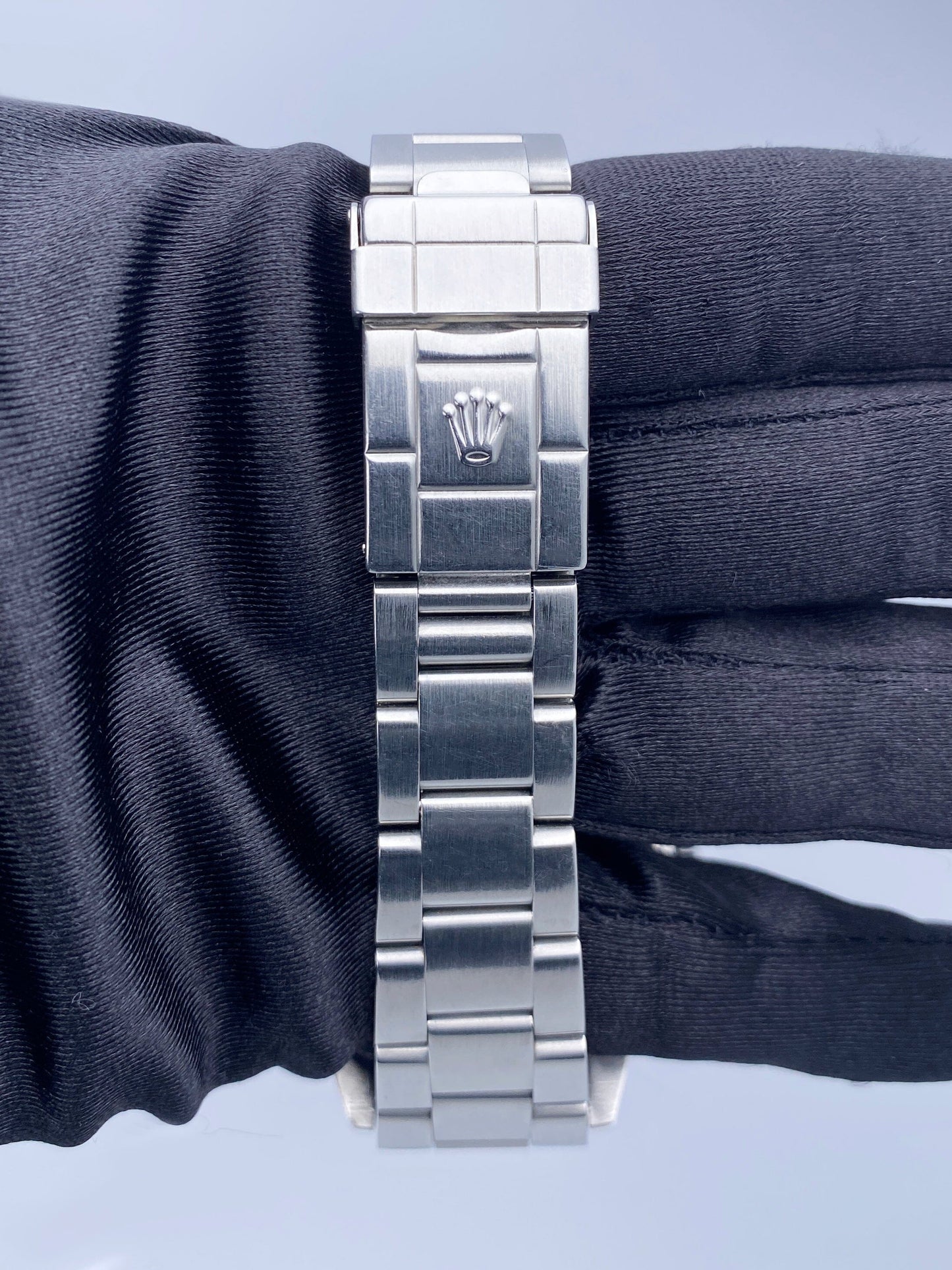 R16710BKIO2001-1_8.jpg