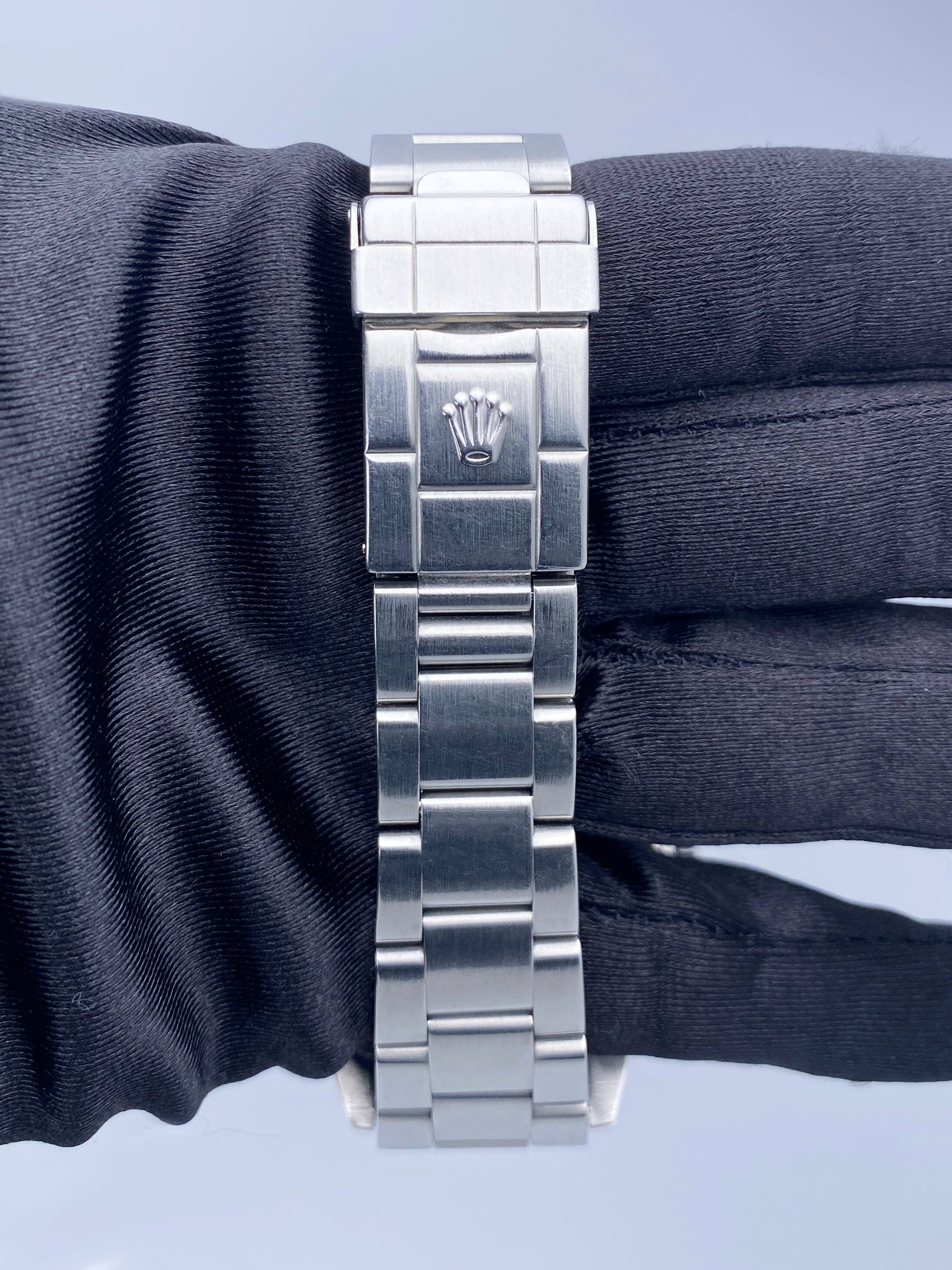 R16710BKIO2001-1_8.jpg