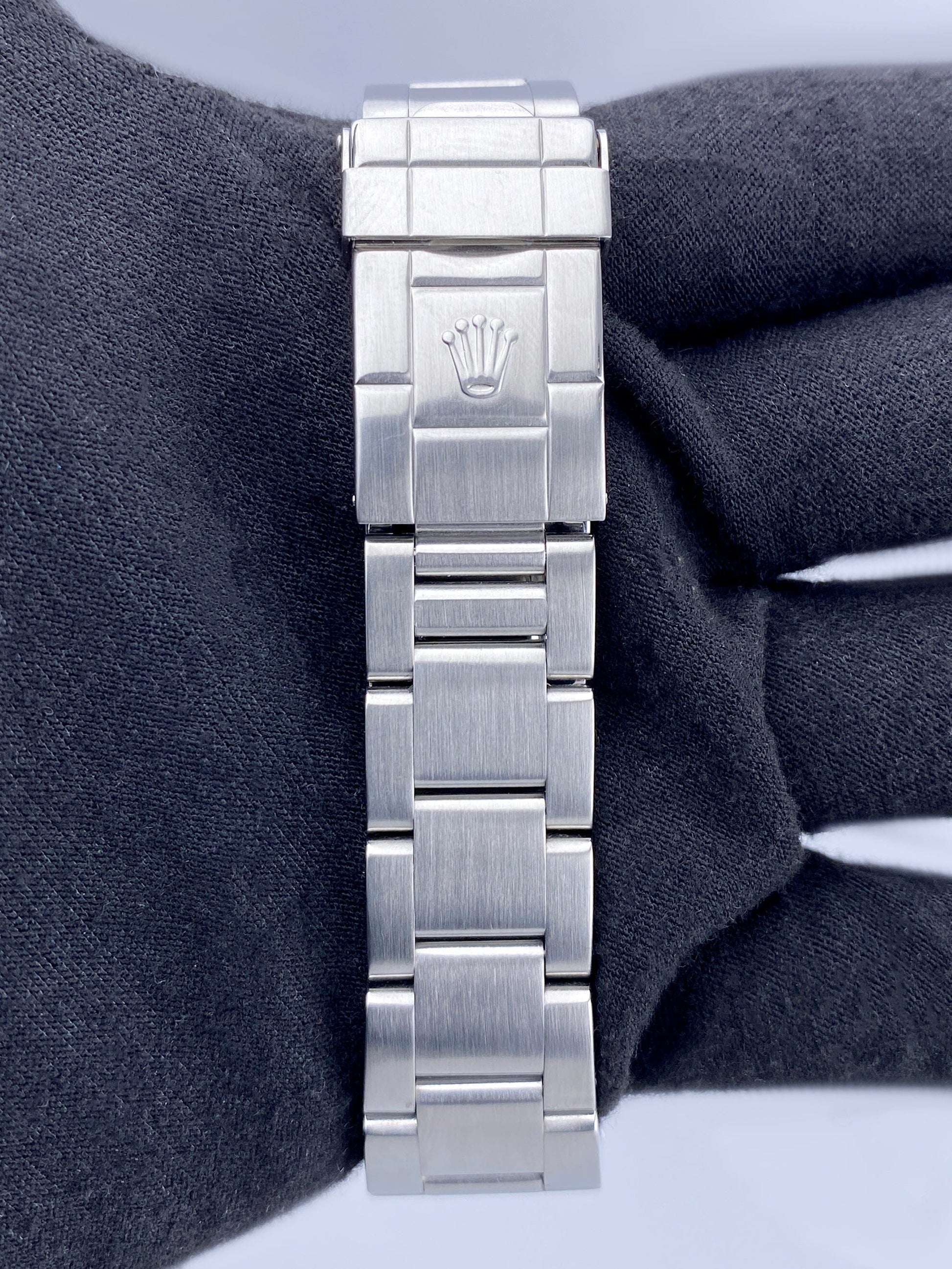 R16710TBKIO2004-1_8.jpg