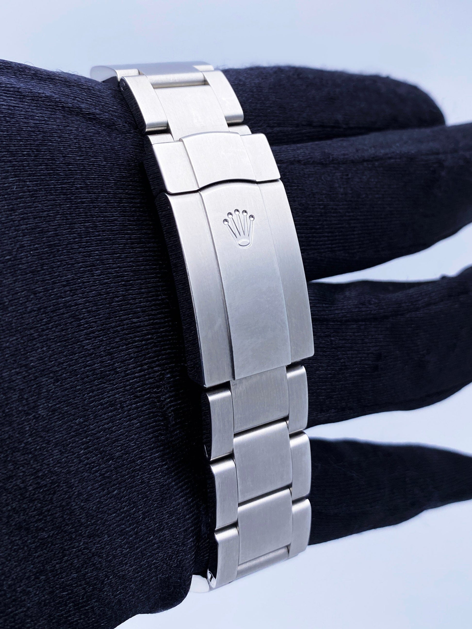 R08162202SF_Oyster Perpetual 114300_6.jpg