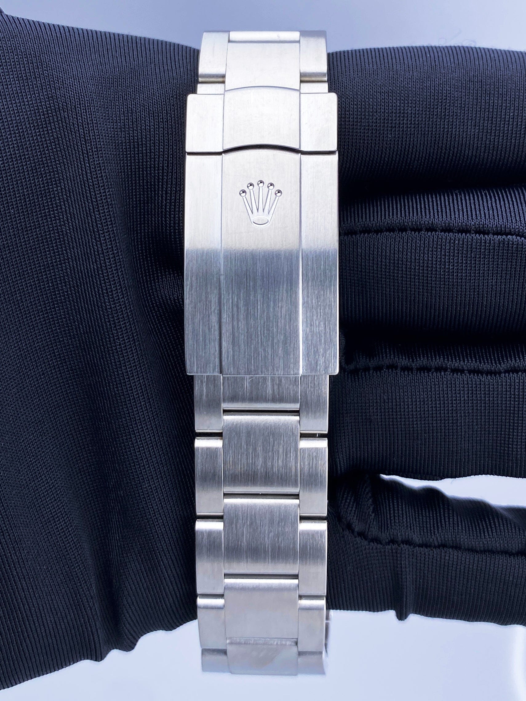 Rolex Oyster Perpetual 116000 Grape Dial Steel Mens Watch Box Papers - Virtual