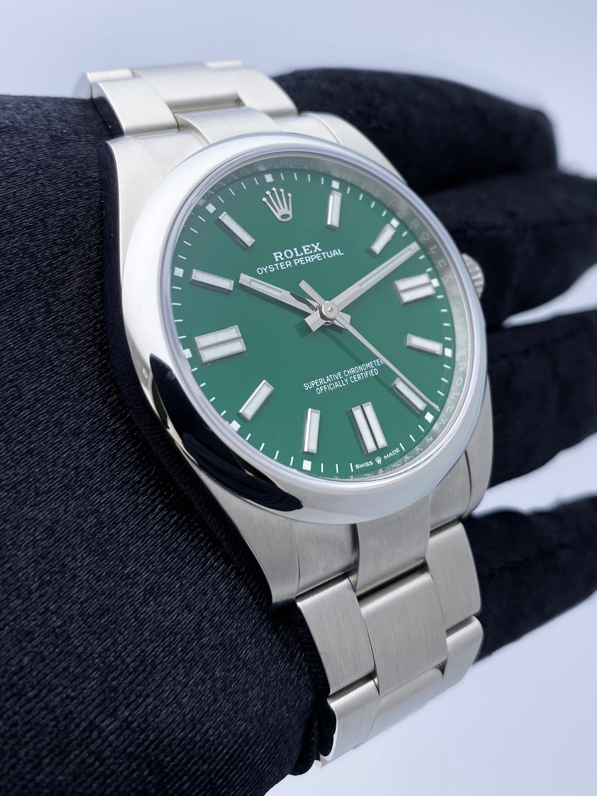 Rolex Oyster Perpetual 124300 Green Dial Mens Watch Box Papers - Virtual