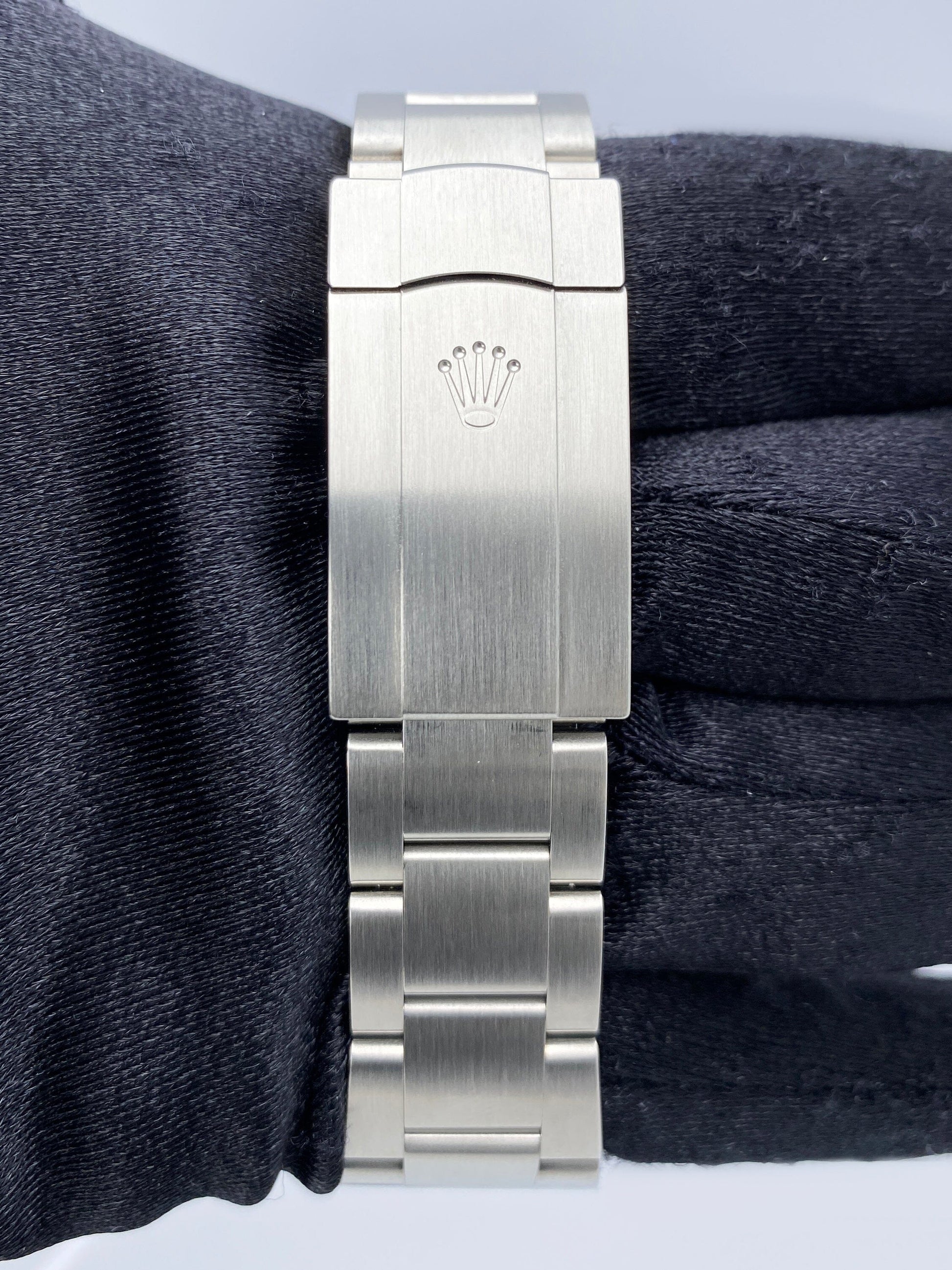 Rolex Oyster Perpetual 124300 Green Dial Mens Watch Box Papers - Virtual
