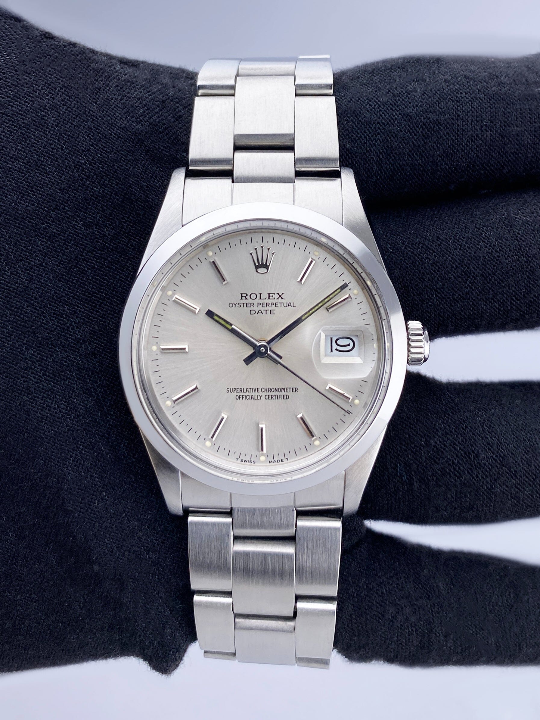 Rolex Oyster Perpetual Date 15000 Silver Dial Mens Watch