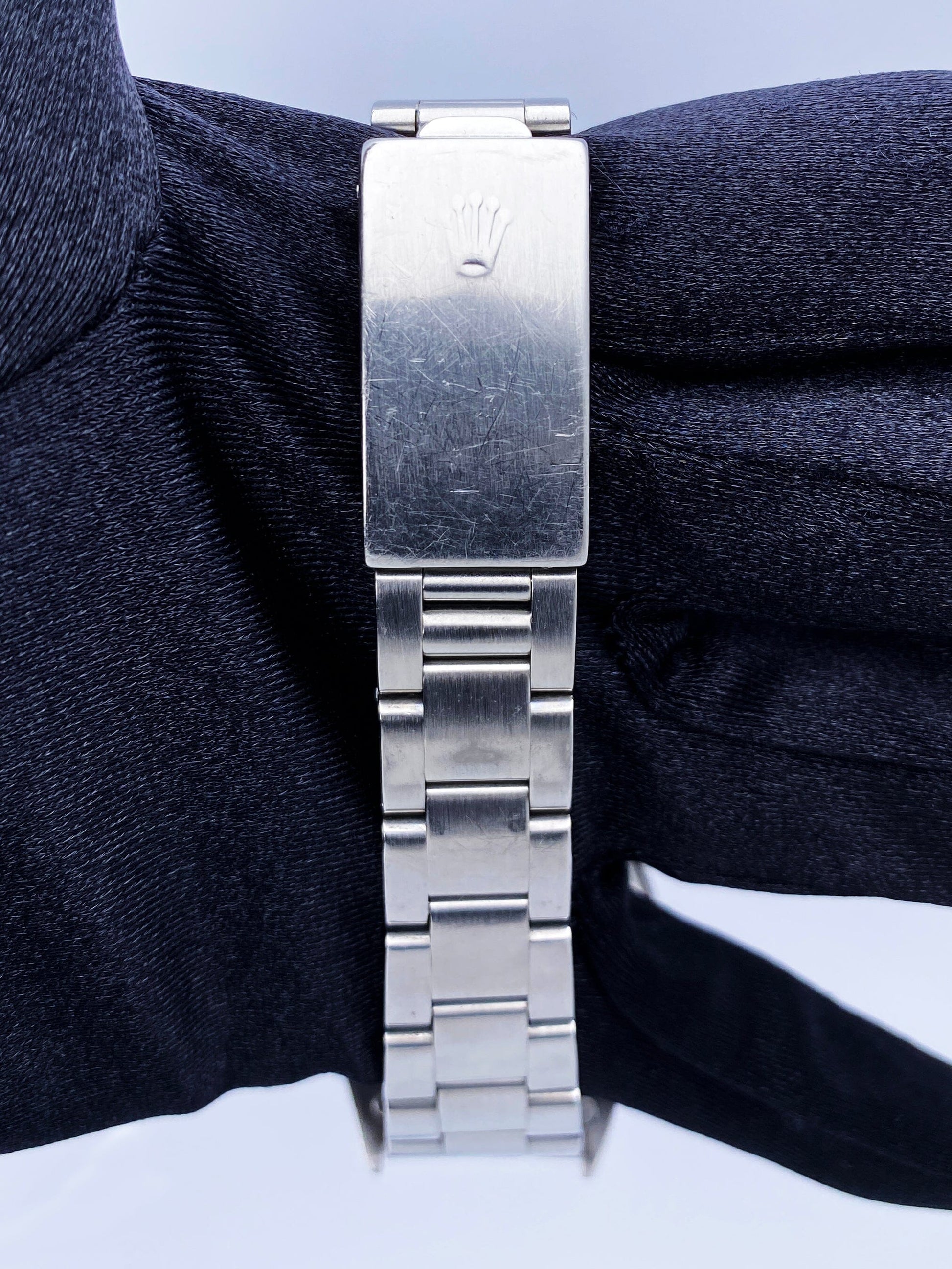 R08012201SF_Oyster Perpetual Date 15210 Silver_7.jpg