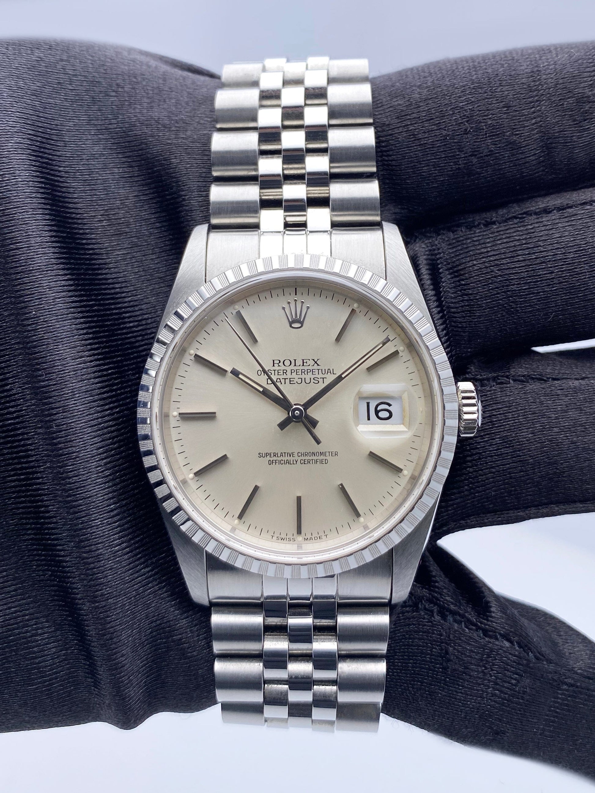 Rolex Oyster Perpetual Datejust 16220 Silver Dial Mens Watch - Watches