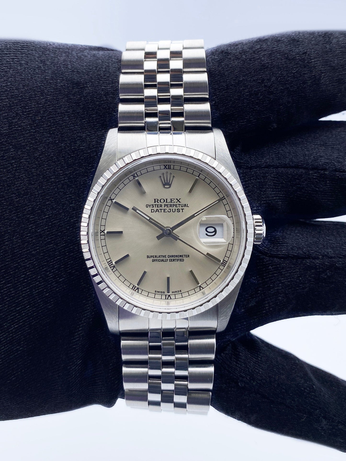 Rolex Oyster Perpetual Datejust 16220 Silver Dial Mens Watch. - Wristwatch