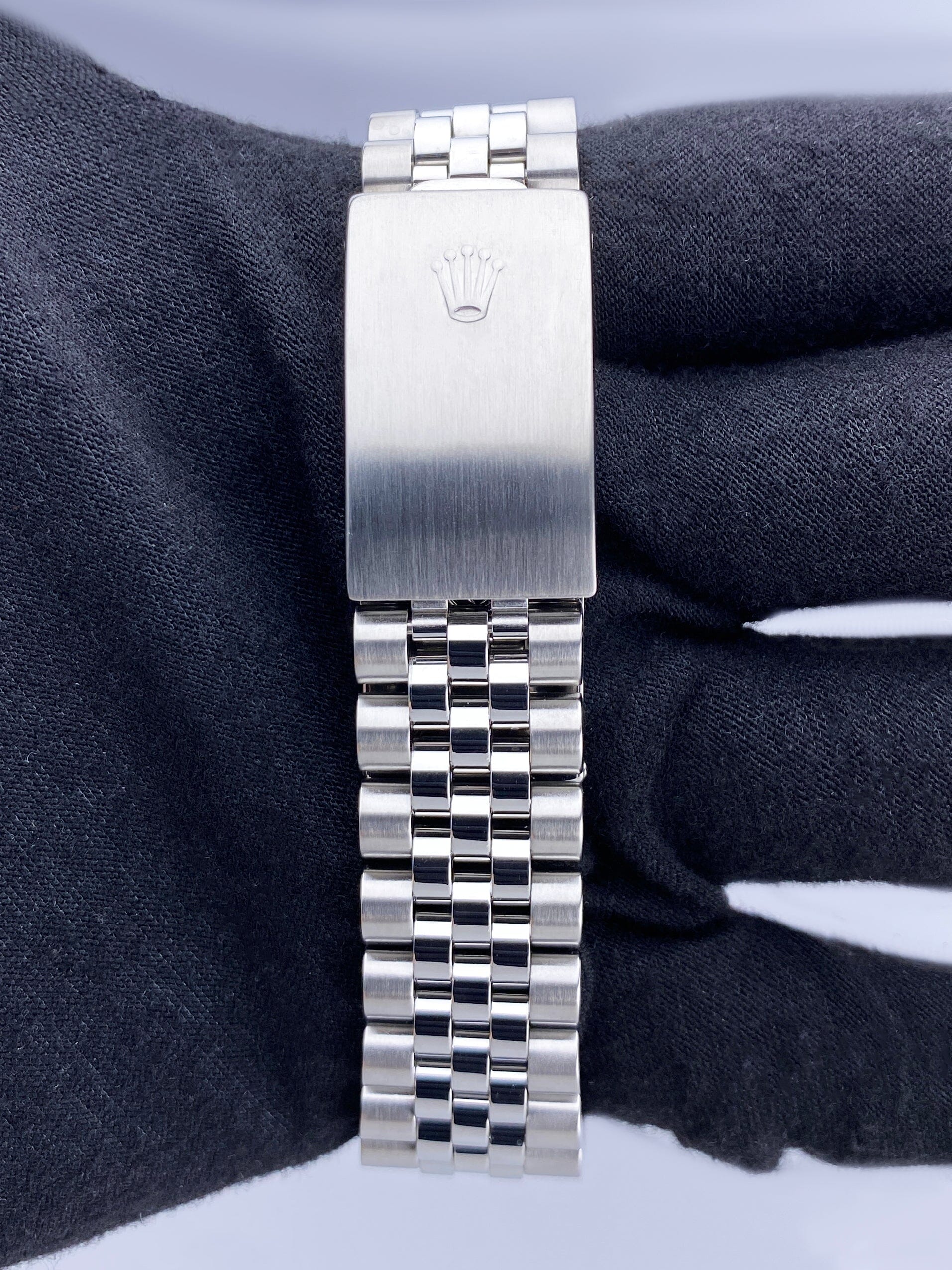 Rolex Oyster Perpetual Datejust 16220 Silver Dial Mens Watch - Watches