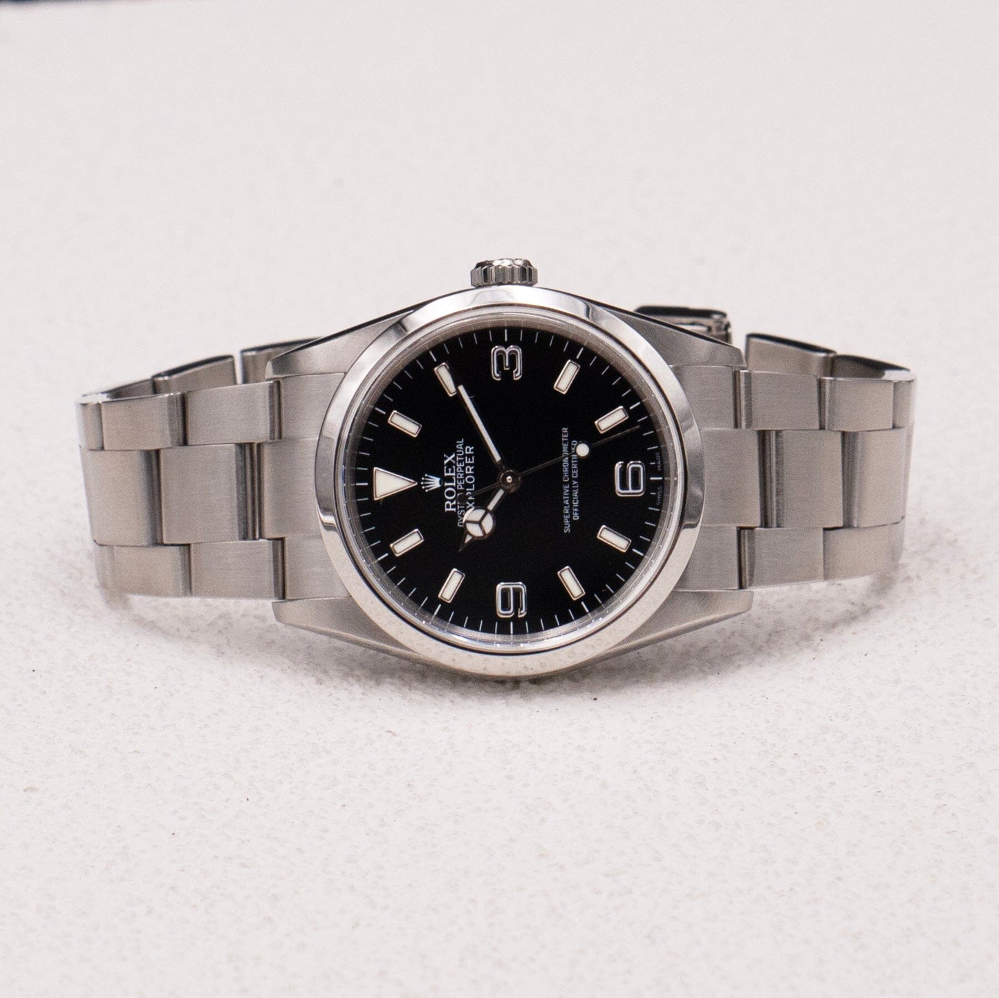 R11092107X_2.jpg