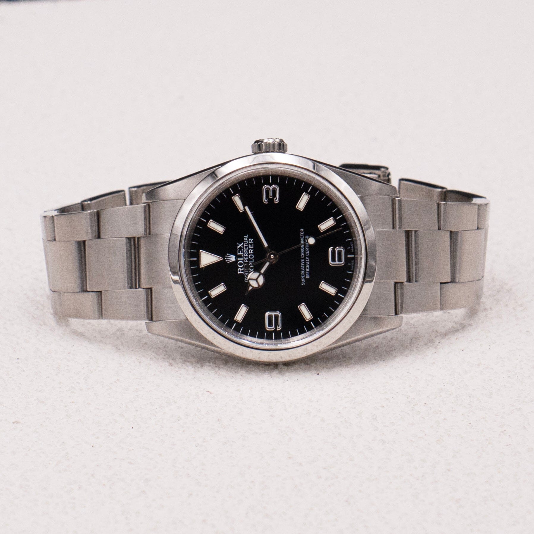 R11092107X_2.jpg