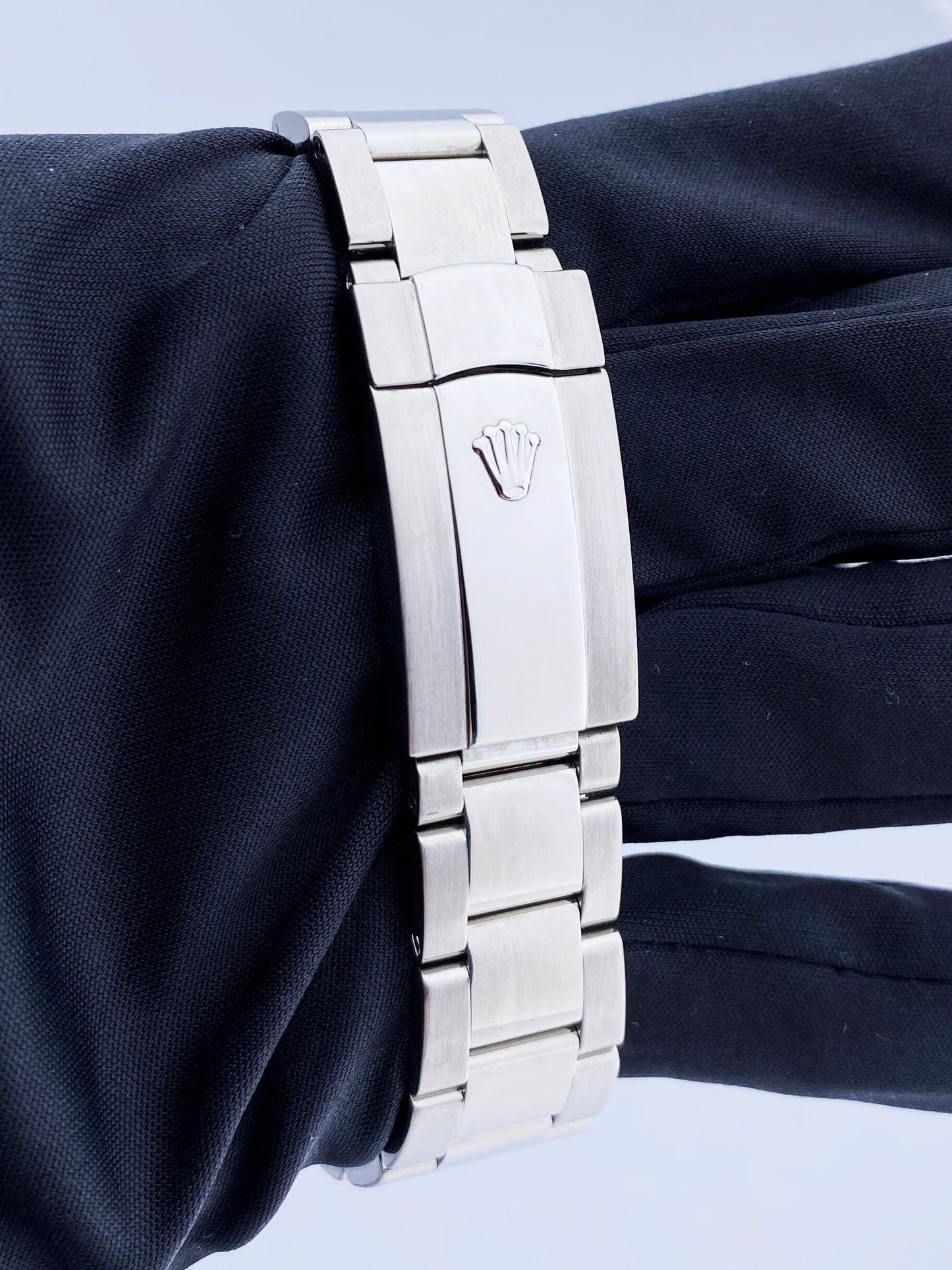 R02242205X_6 copy.jpg